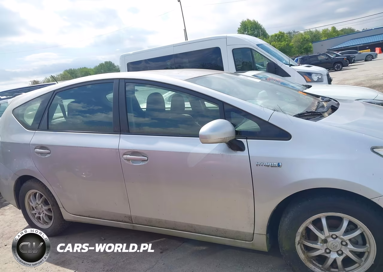 2013 Toyota Prius V Three VIN:JTDZN3EU9D3260519 - 13