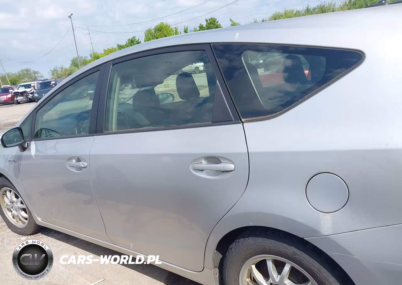 2013 Toyota Prius V Three VIN:JTDZN3EU9D3260519 - 14