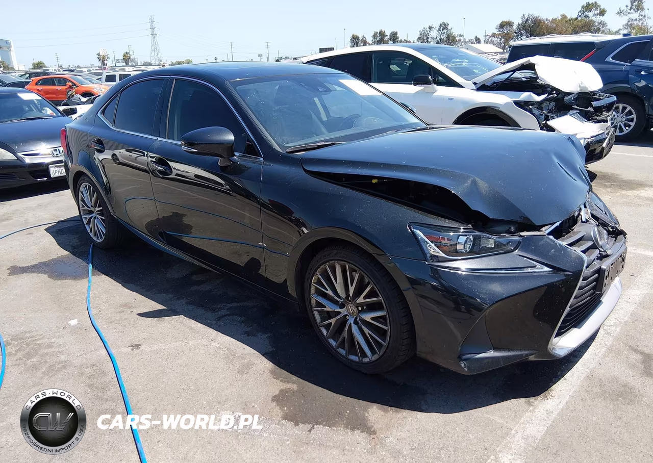 2018 Lexus Is 300 – zdjęcie 1 z 17