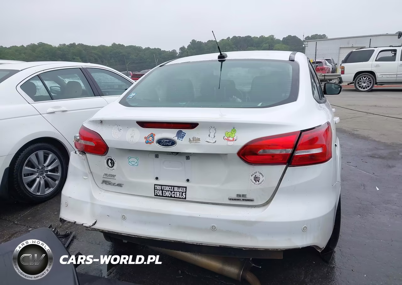 2016 Ford Focus Se VIN:1FADP3F29GL249306 - 15