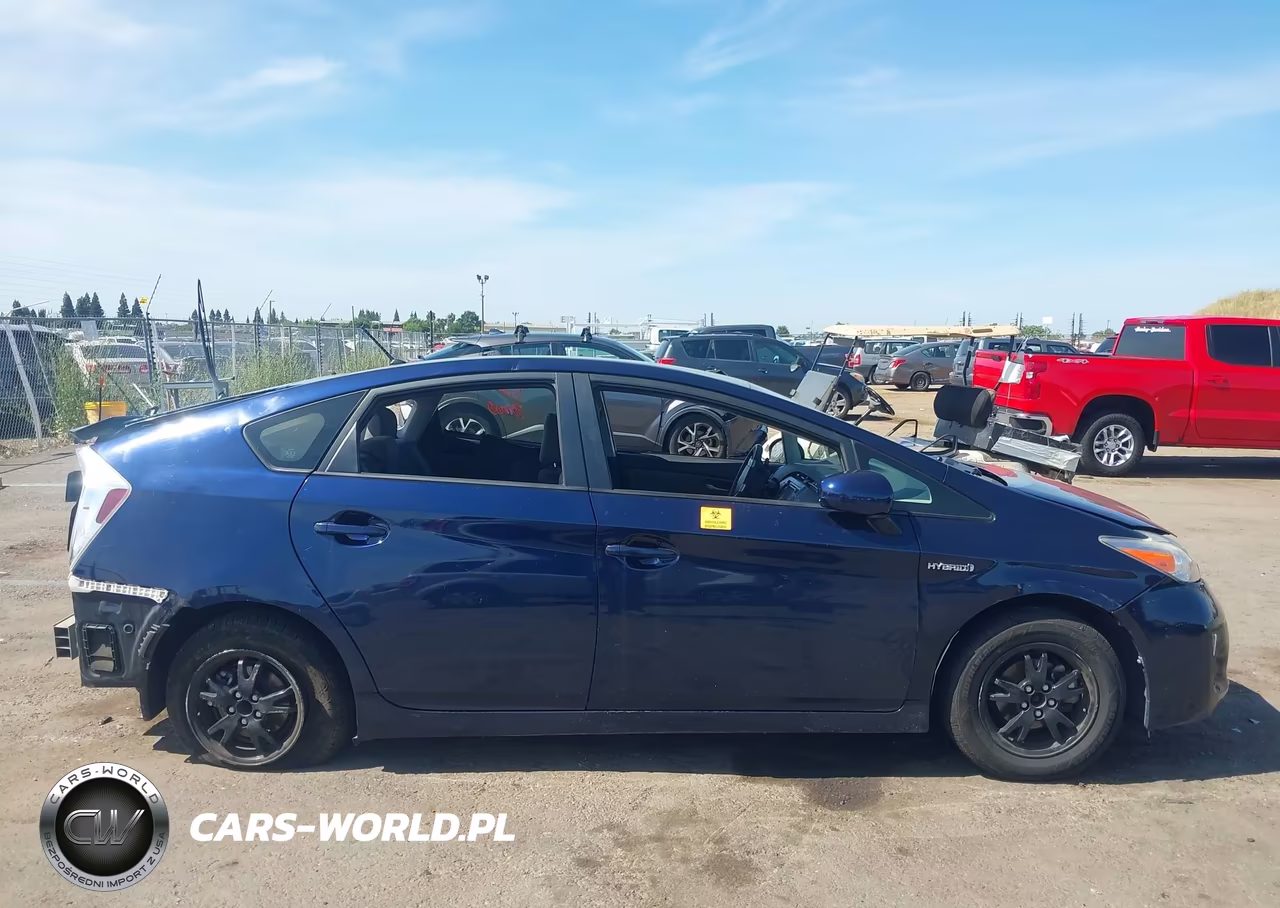 2015 Toyota Prius Two VIN:JTDKN3DU0F0431990 - 13