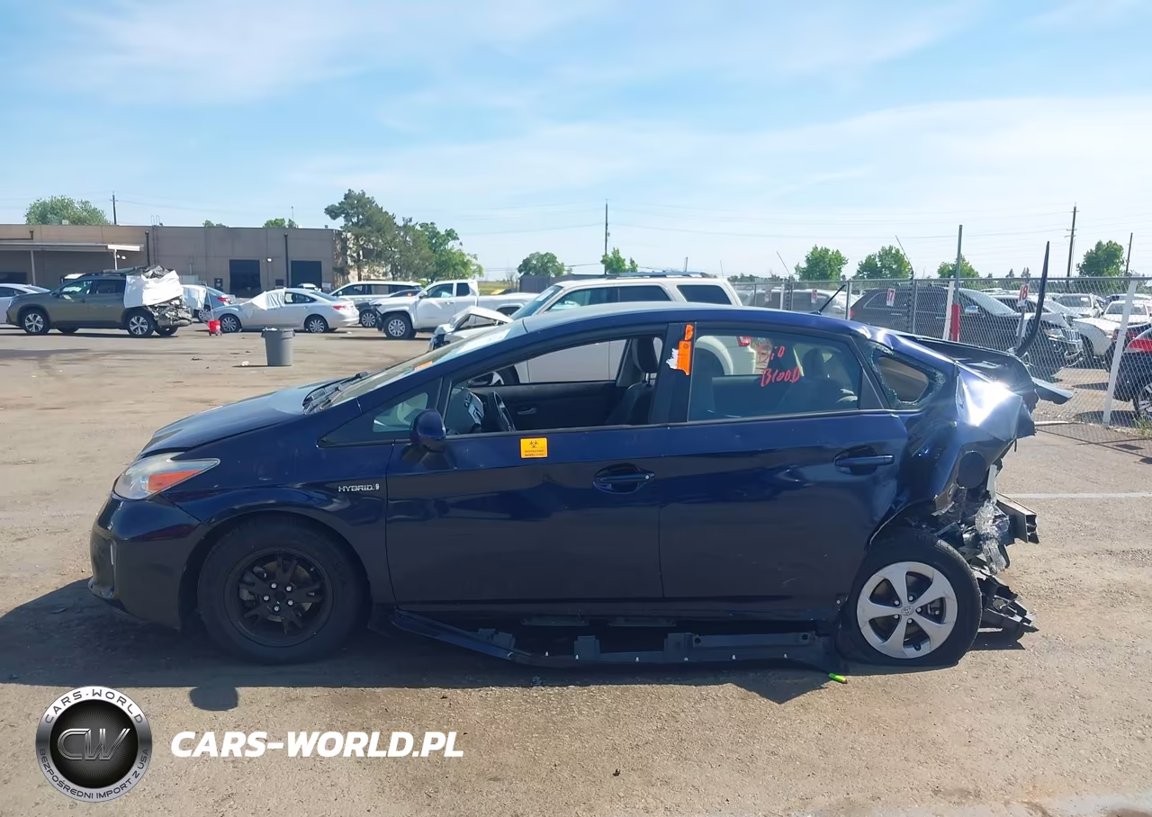 2015 Toyota Prius Two VIN:JTDKN3DU0F0431990 - 14