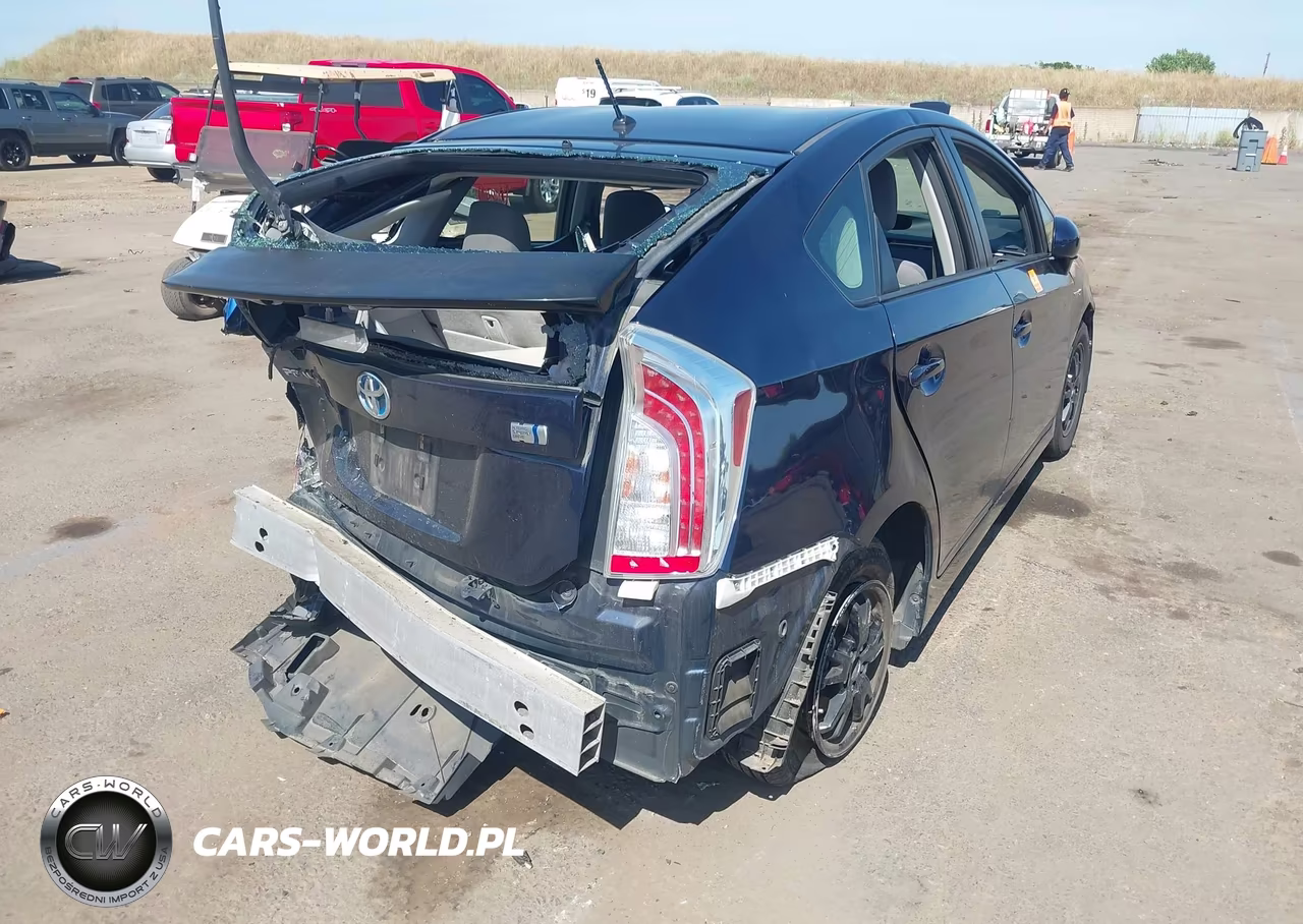 2015 Toyota Prius Two VIN:JTDKN3DU0F0431990 - 4
