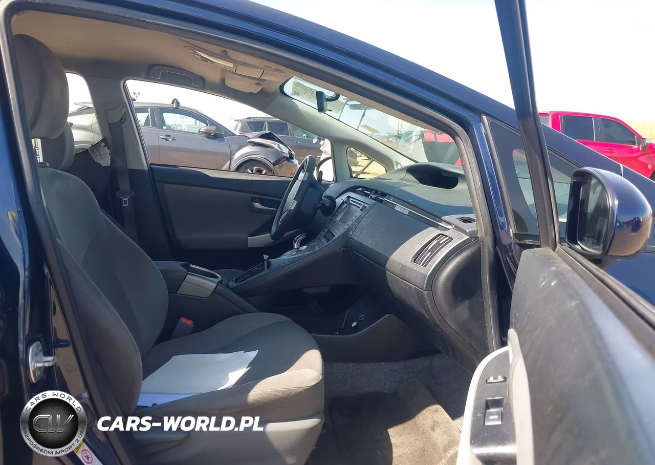 2015 Toyota Prius Two VIN:JTDKN3DU0F0431990 - 5