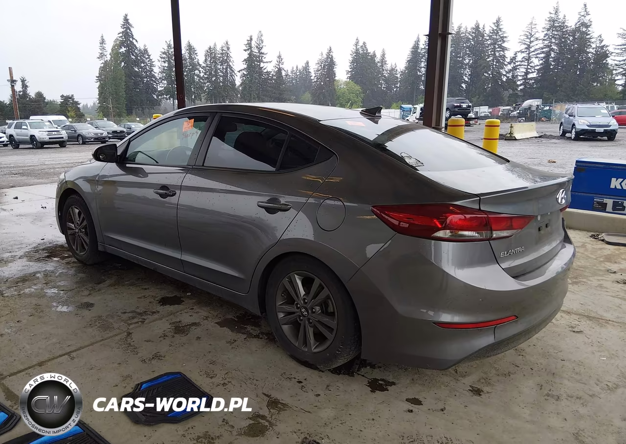 2018 Hyundai Elantra Value Edition VIN:5NPD84LF3JH324601 - 3