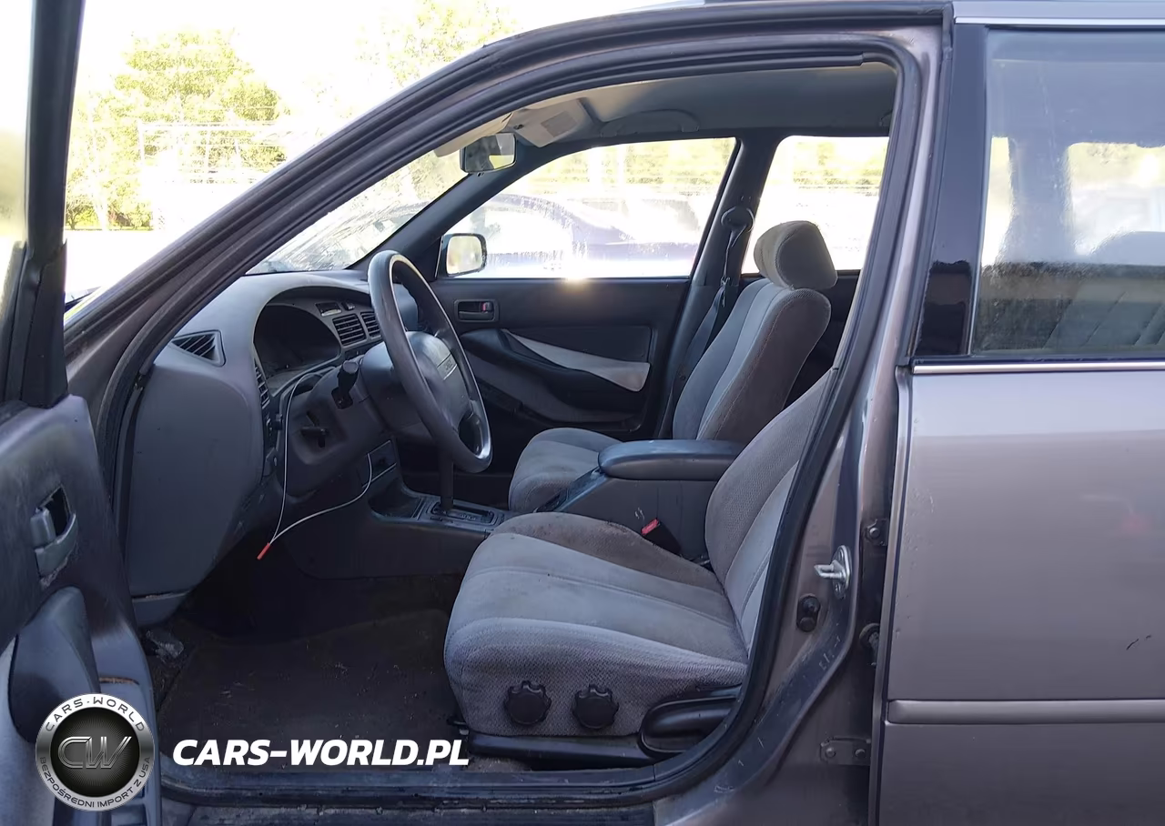 1996 Toyota Camry Le VIN:4T1EF12K3TU140982 - 5
