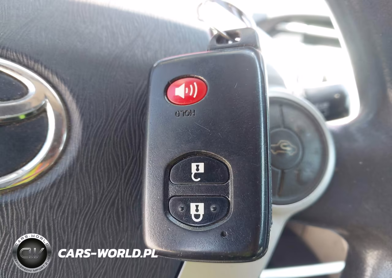 2012 Toyota Prius Two VIN:JTDKN3DU6C5415310 - 11