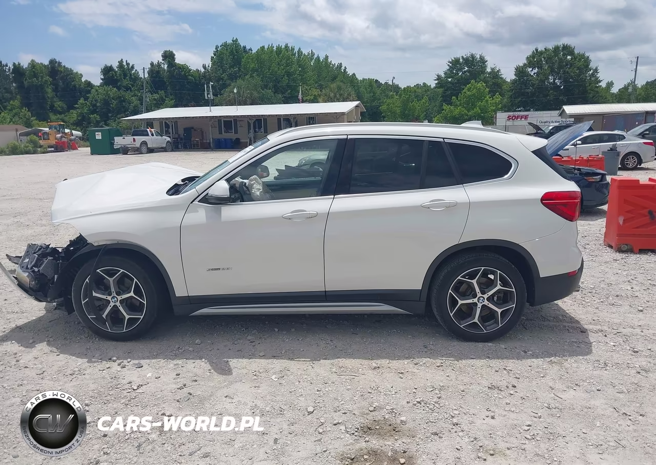 2018 BMW X1 Sdrive28I VIN:WBXHU7C3XJ5H39537 - 14