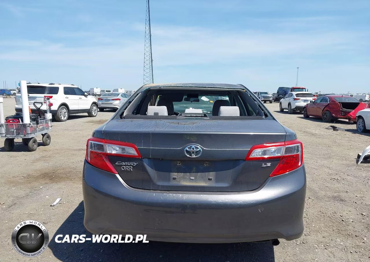 2014 Toyota Camry Le VIN:4T4BF1FKXER420341 - 16