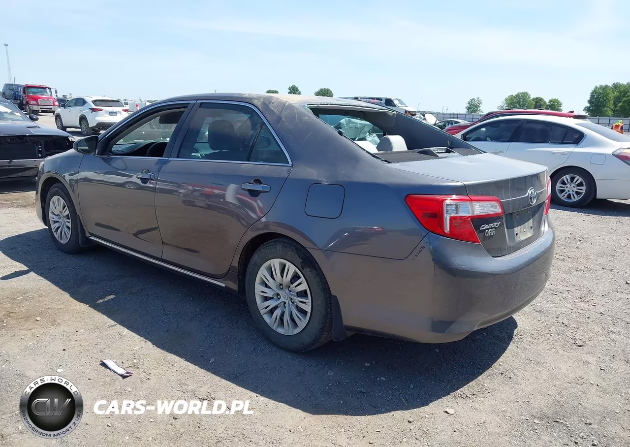 2014 Toyota Camry Le VIN:4T4BF1FKXER420341 - 3