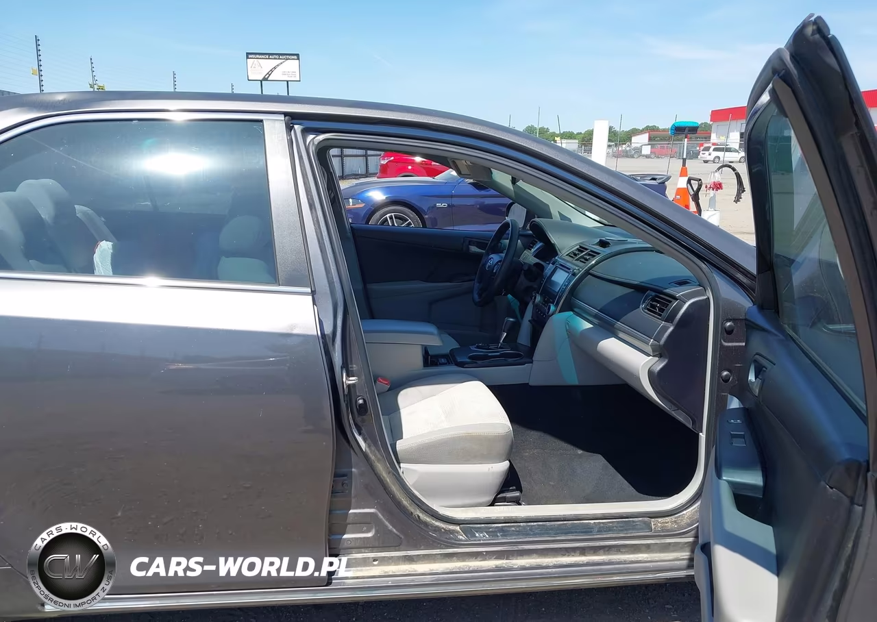 2014 Toyota Camry Le VIN:4T4BF1FKXER420341 - 5