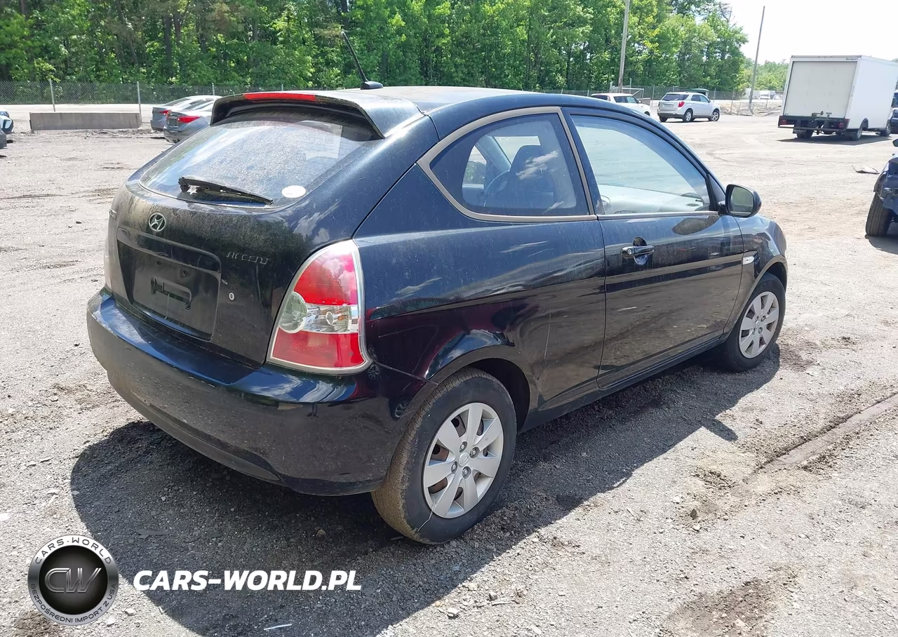 2011 Hyundai Accent Gs VIN:KMHCM3AC0BU192474 - 4