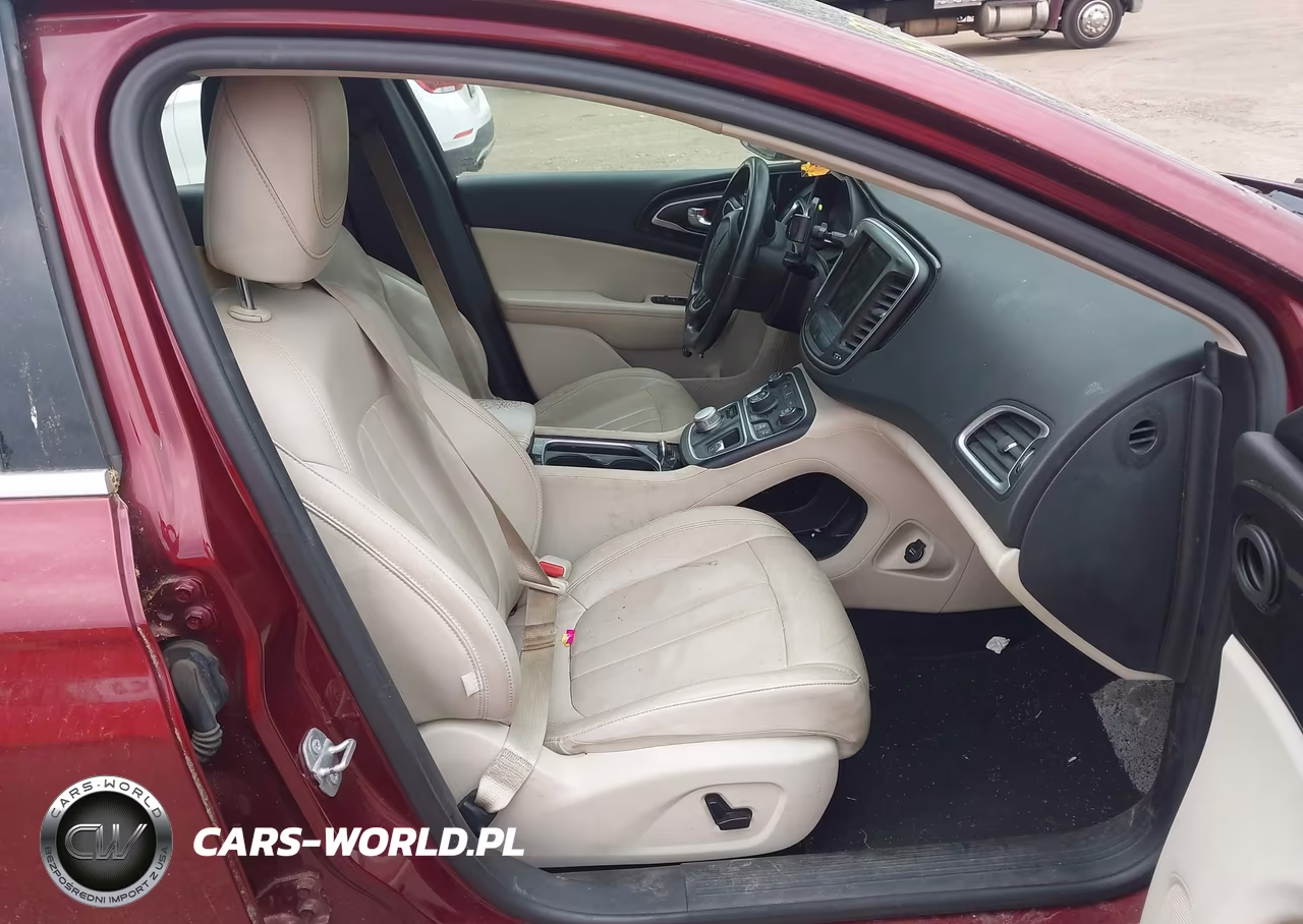 2015 Chrysler 200 C VIN:1C3CCCCB4FN618425 - 5
