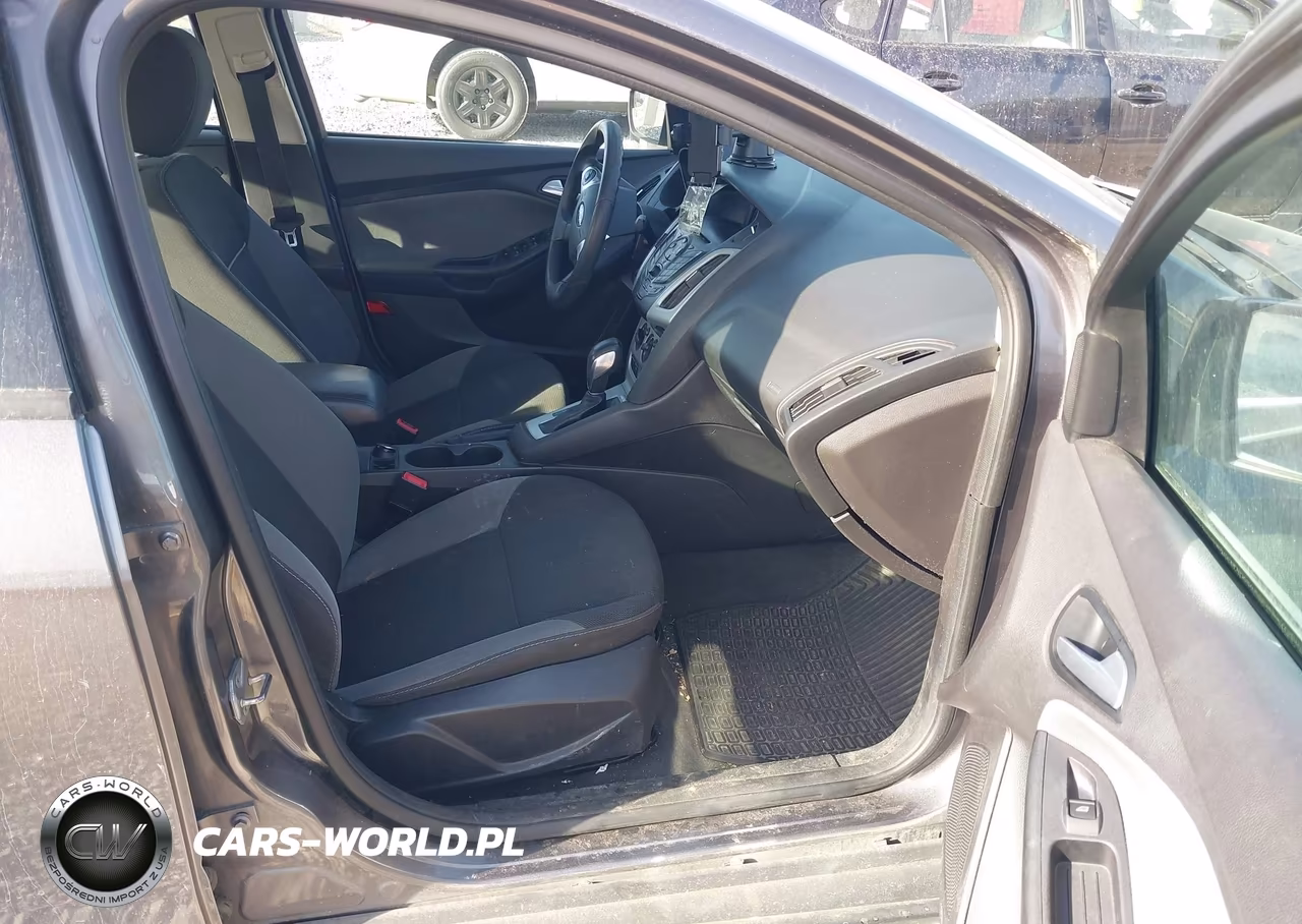 2014 Ford Focus Se VIN:1FADP3F25EL308963 - 5
