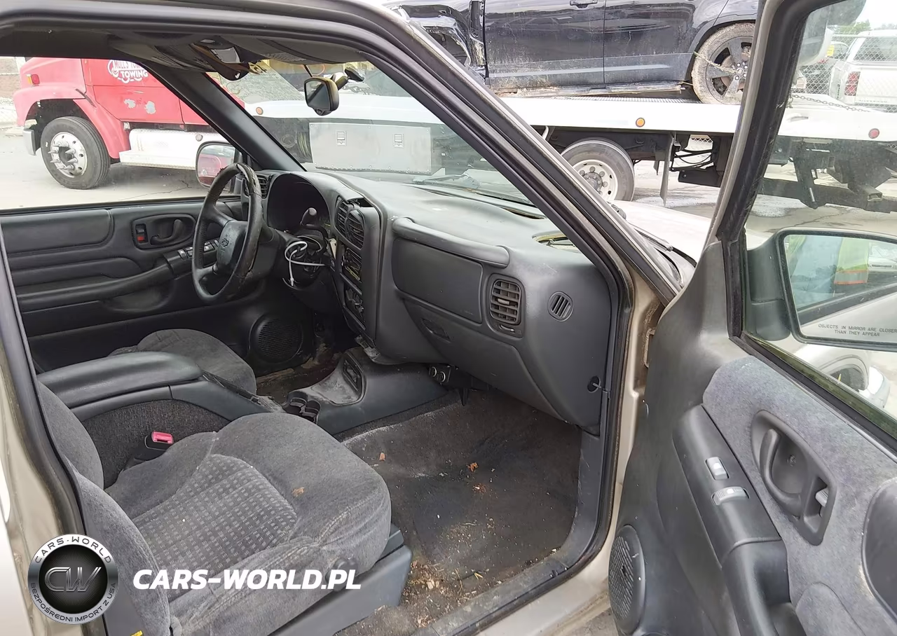 1999 Chevrolet Blazer Ls VIN:1GNCS13W4XK165777 - 5