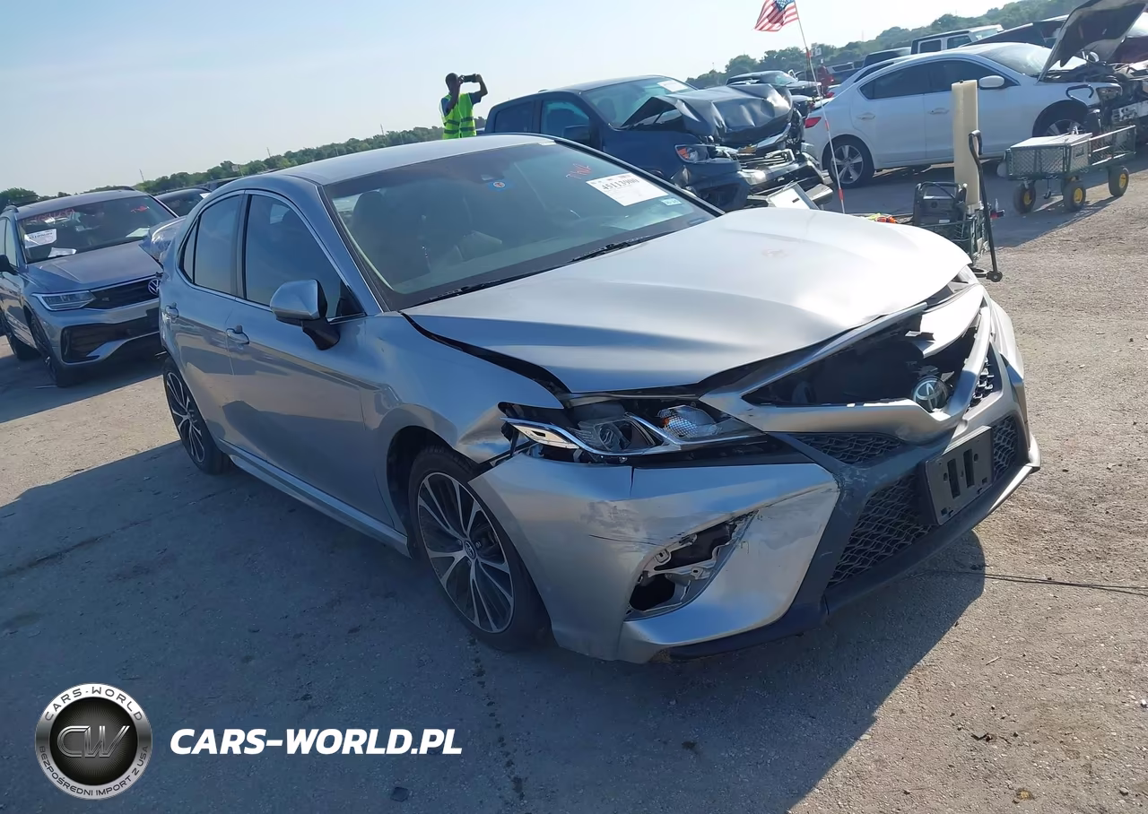 2018 Toyota Camry Se – zdjęcie 1 z 16