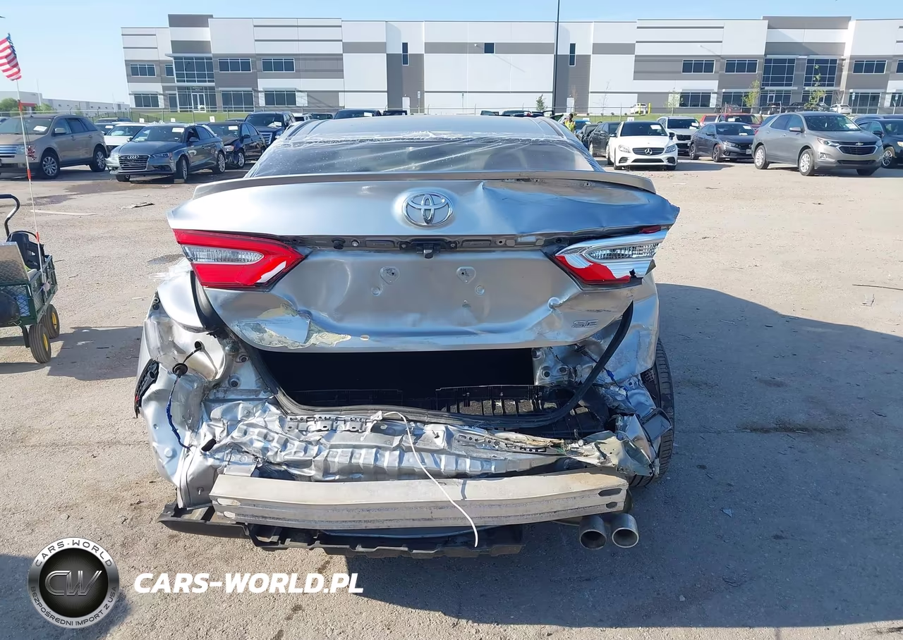 2018 Toyota Camry Se VIN:4T1B11HK0JU579532 - 16