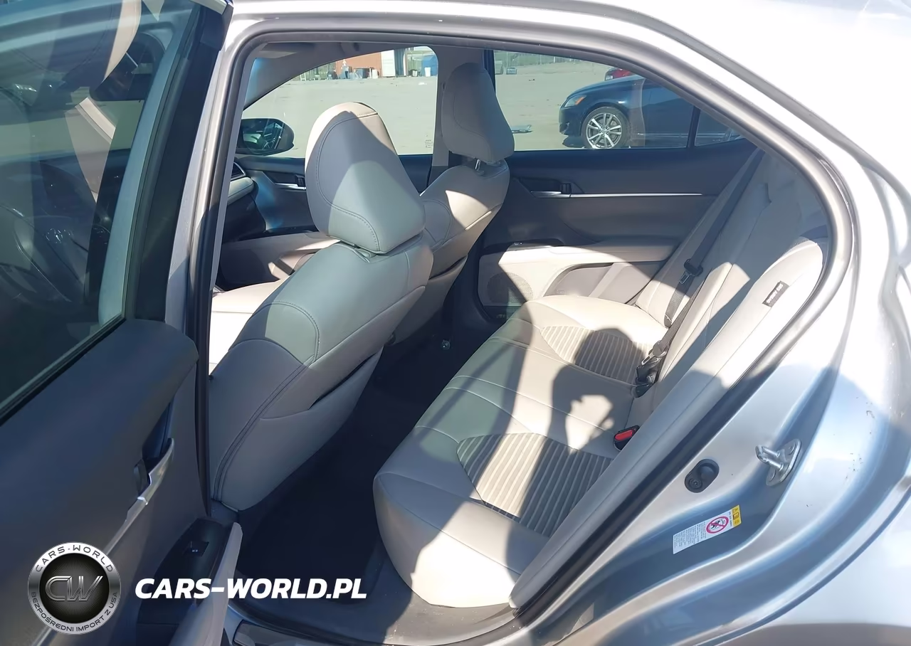 2018 Toyota Camry Se VIN:4T1B11HK0JU579532 - 8