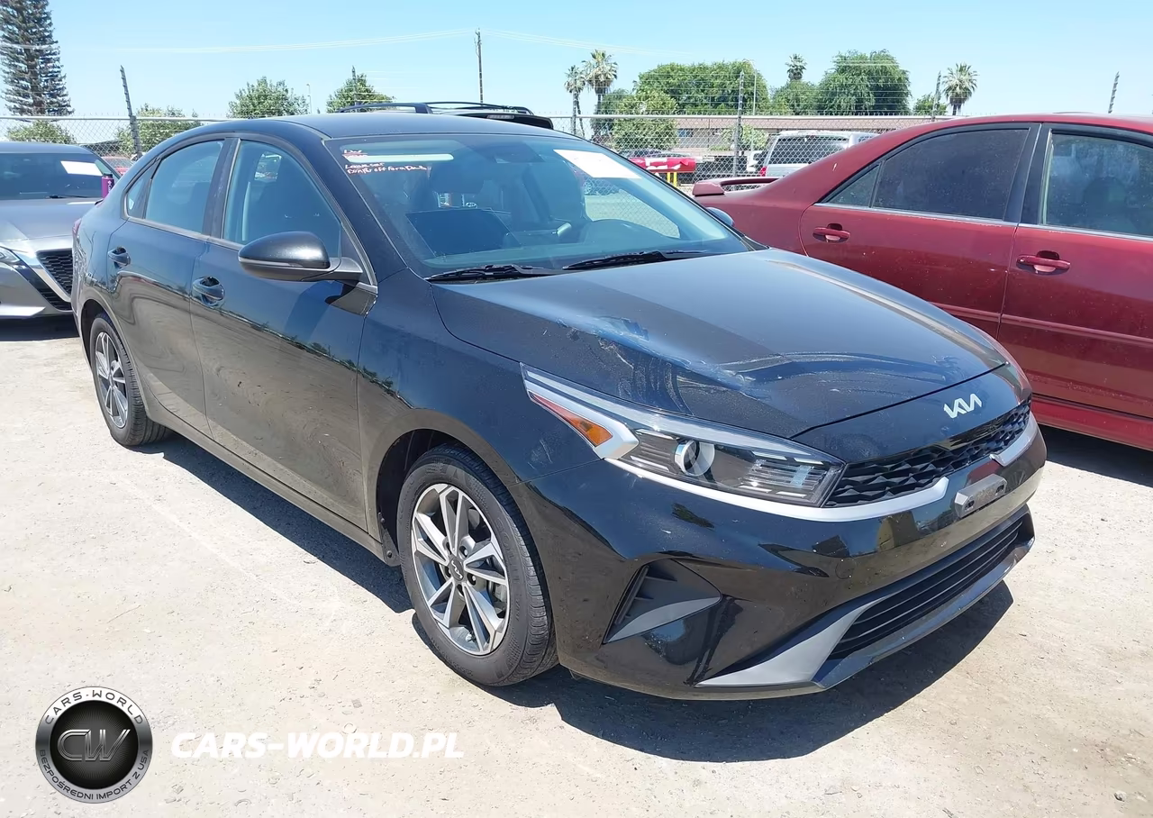 2023 Kia Forte Lxs – zdjęcie 1 z 18