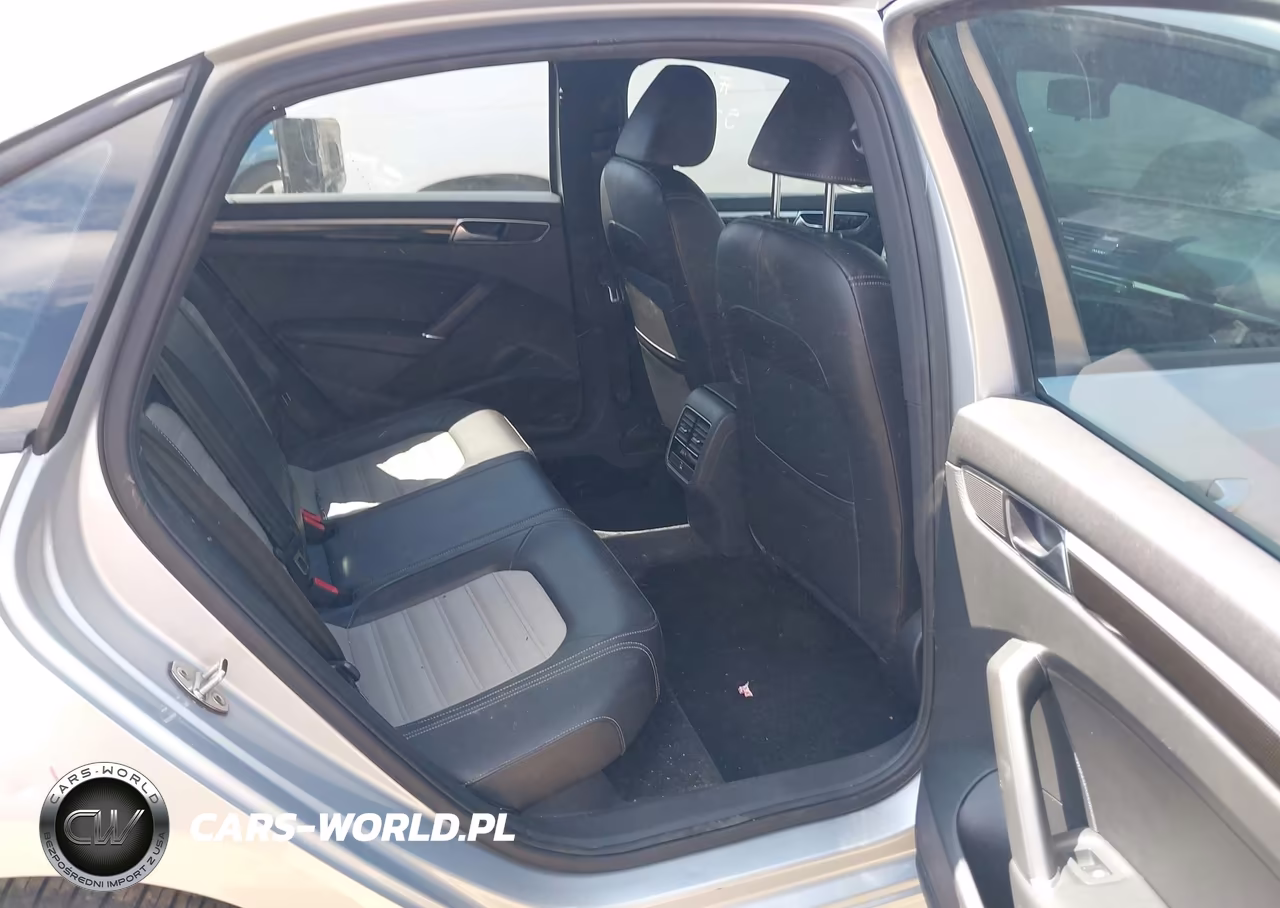 2018 Volkswagen Passat 3.6L V6 Gt VIN:1VWJM7A39JC025311 - 8