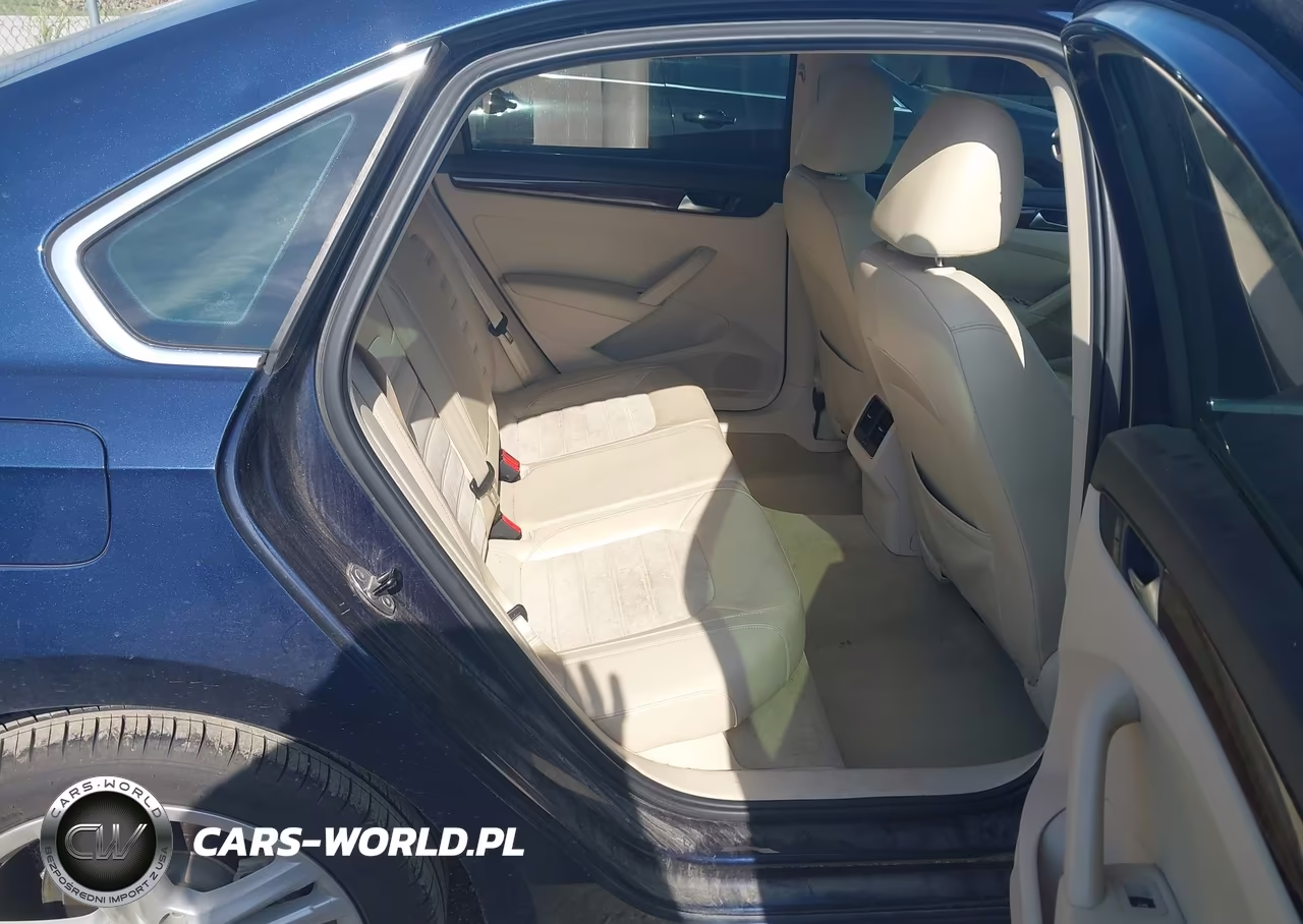 2013 Volkswagen Passat 3.6L V6 Sel Premium VIN:1VWCM7A35DC147211 - 8