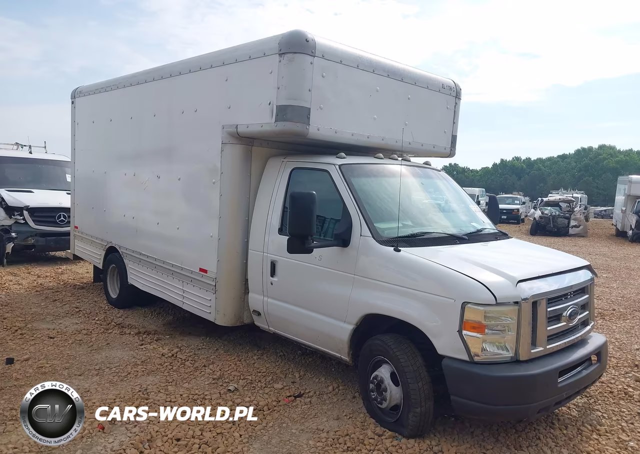 2009 Ford E-450 Cutaway