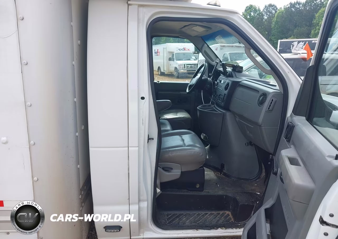 2009 Ford E-450 Cutaway VIN:1FDXE45S49DA10470 - 5