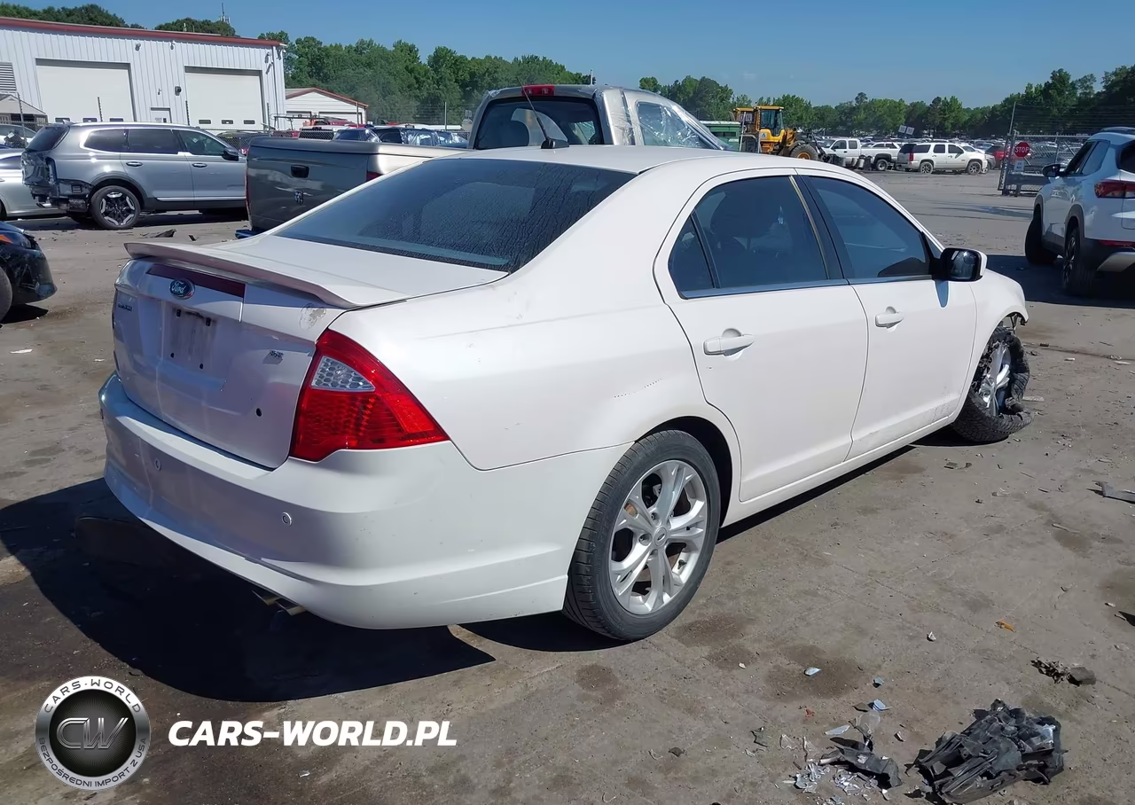 2012 Ford Fusion Se VIN:3FAHP0HA8CR427724 - 4
