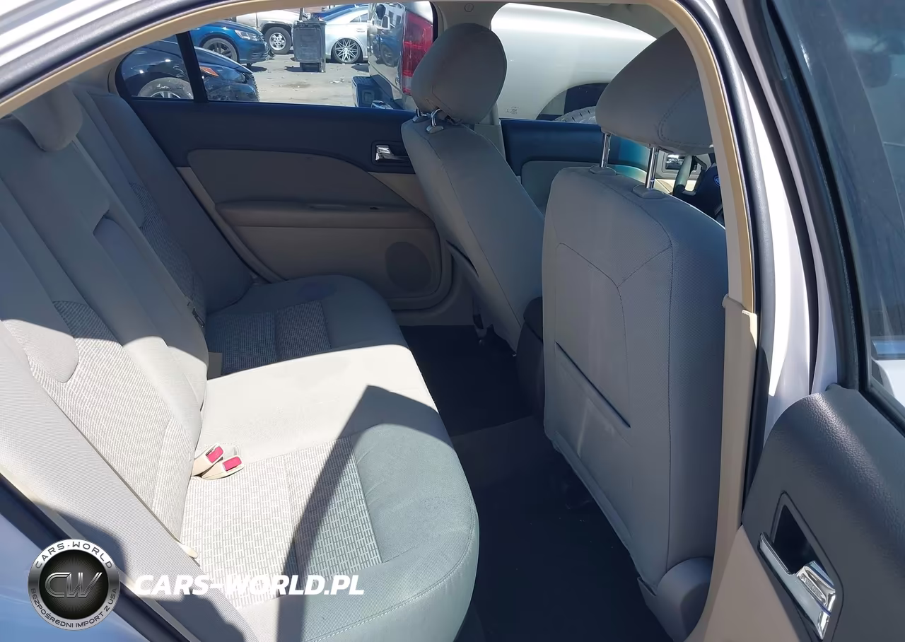 2012 Ford Fusion Se VIN:3FAHP0HA8CR427724 - 8