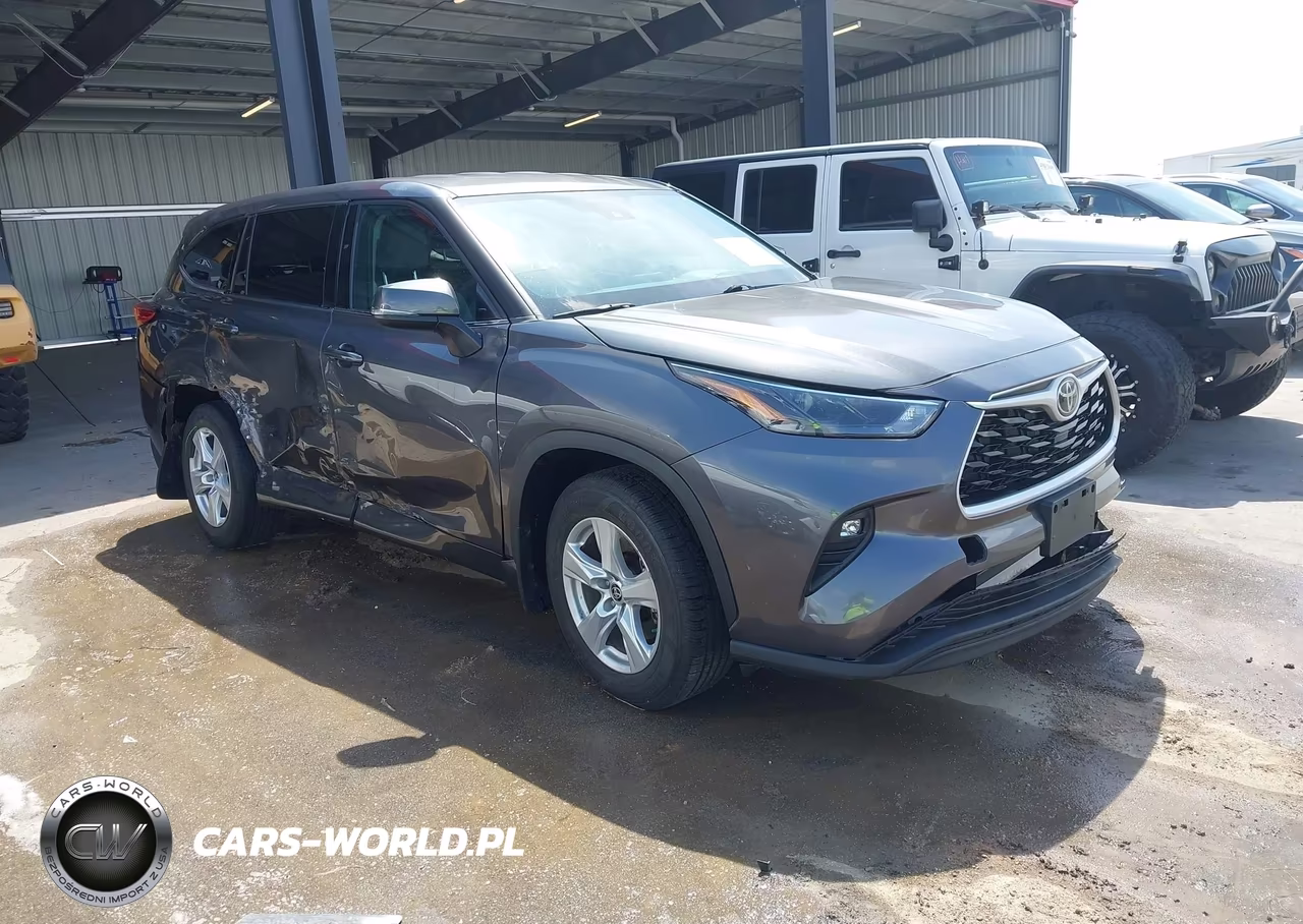 2022 Toyota Highlander Le – zdjęcie 1 z 18