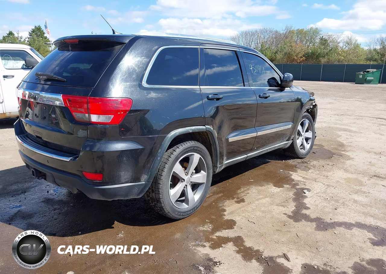 2011 Jeep Grand Cherokee Laredo VIN:1J4RR4GG6BC544201 - 4