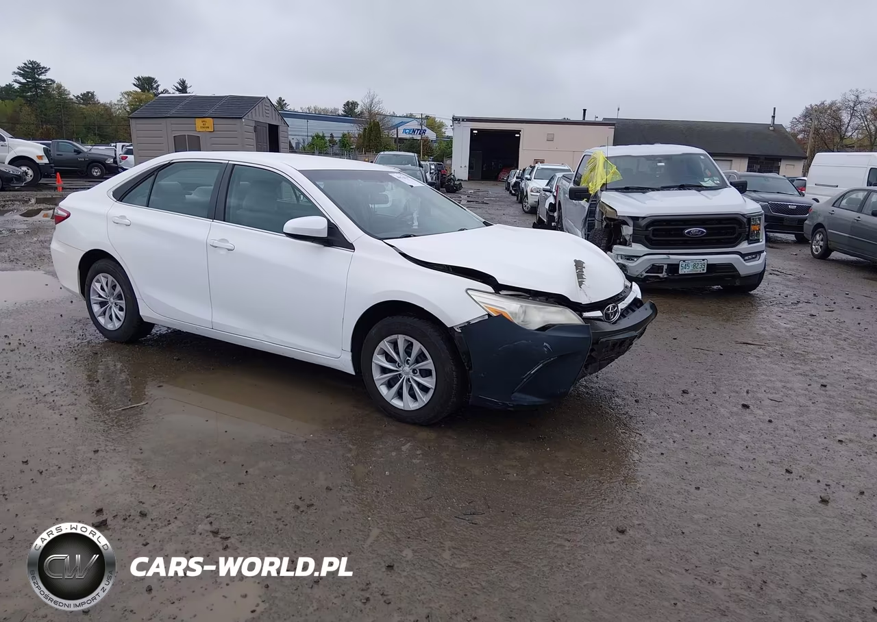 2015 Toyota Camry Le – zdjęcie 1 z 16