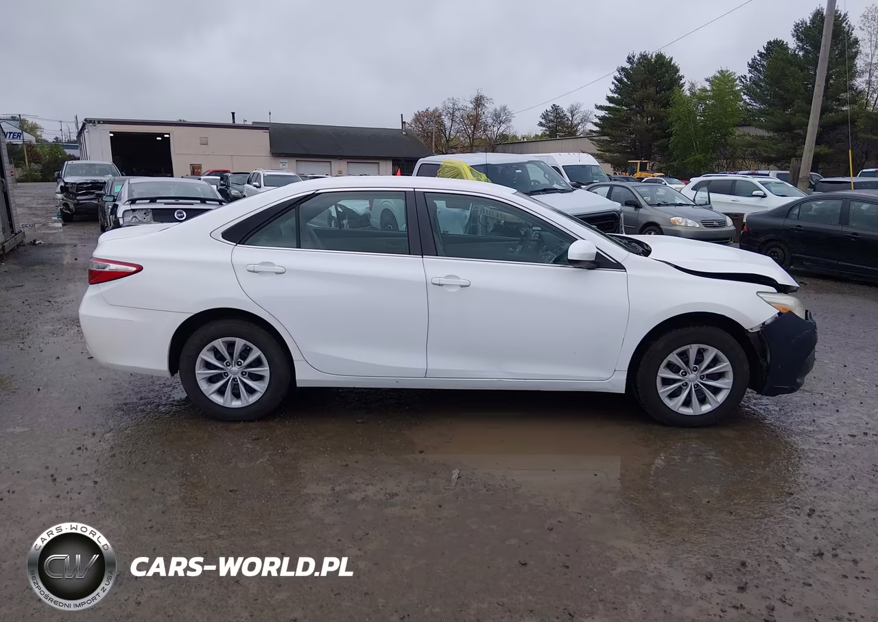 2015 Toyota Camry Le VIN:4T1BF1FK9FU973493 - 13