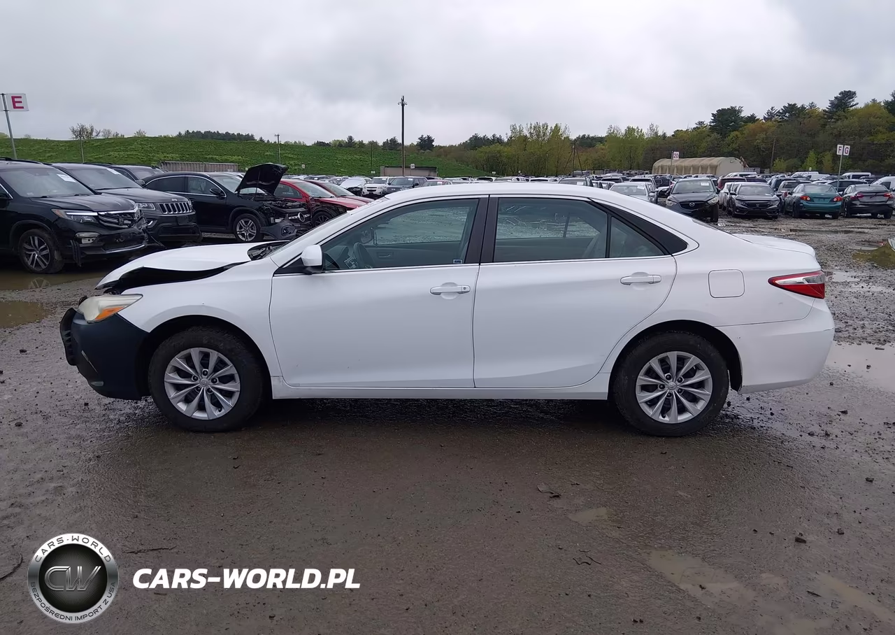 2015 Toyota Camry Le VIN:4T1BF1FK9FU973493 - 14