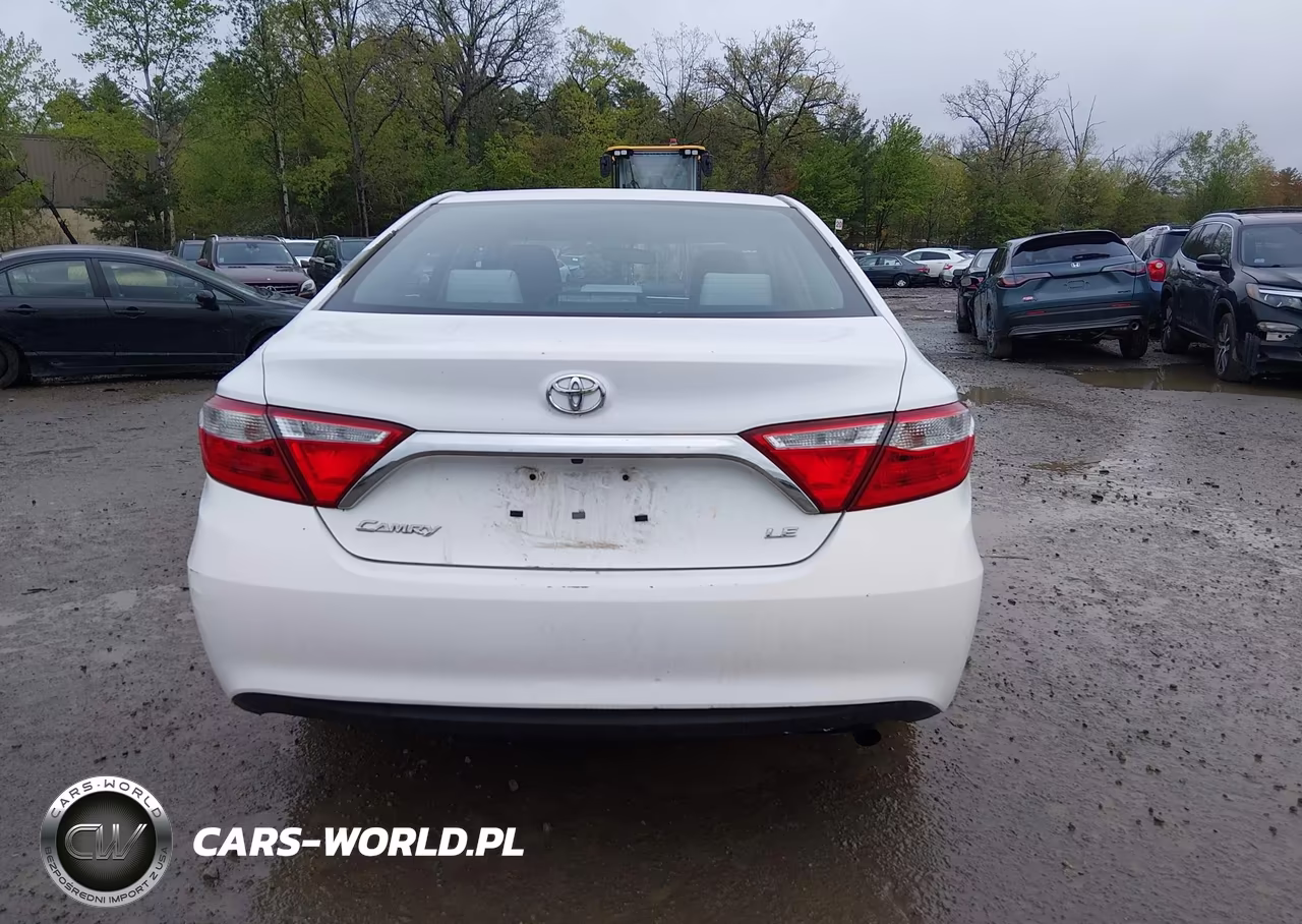 2015 Toyota Camry Le VIN:4T1BF1FK9FU973493 - 16