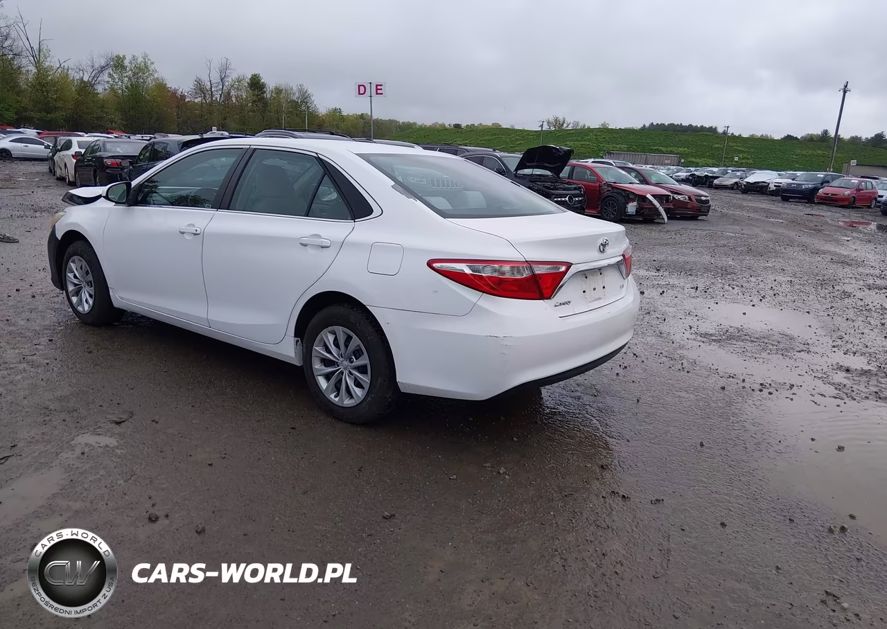 2015 Toyota Camry Le VIN:4T1BF1FK9FU973493 - 3