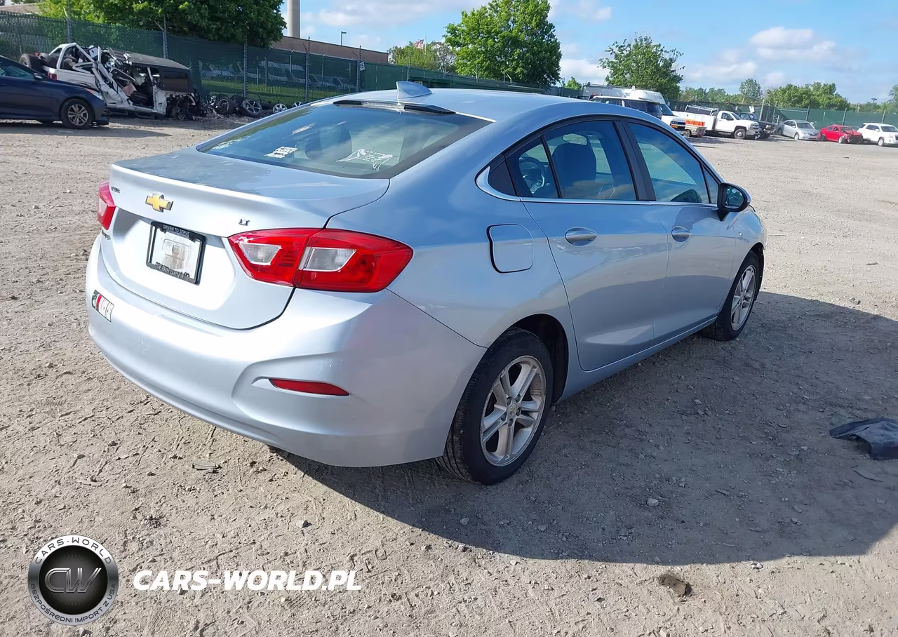 2017 Chevrolet Cruze Lt Auto VIN:1G1BE5SM5H7137891 - 4