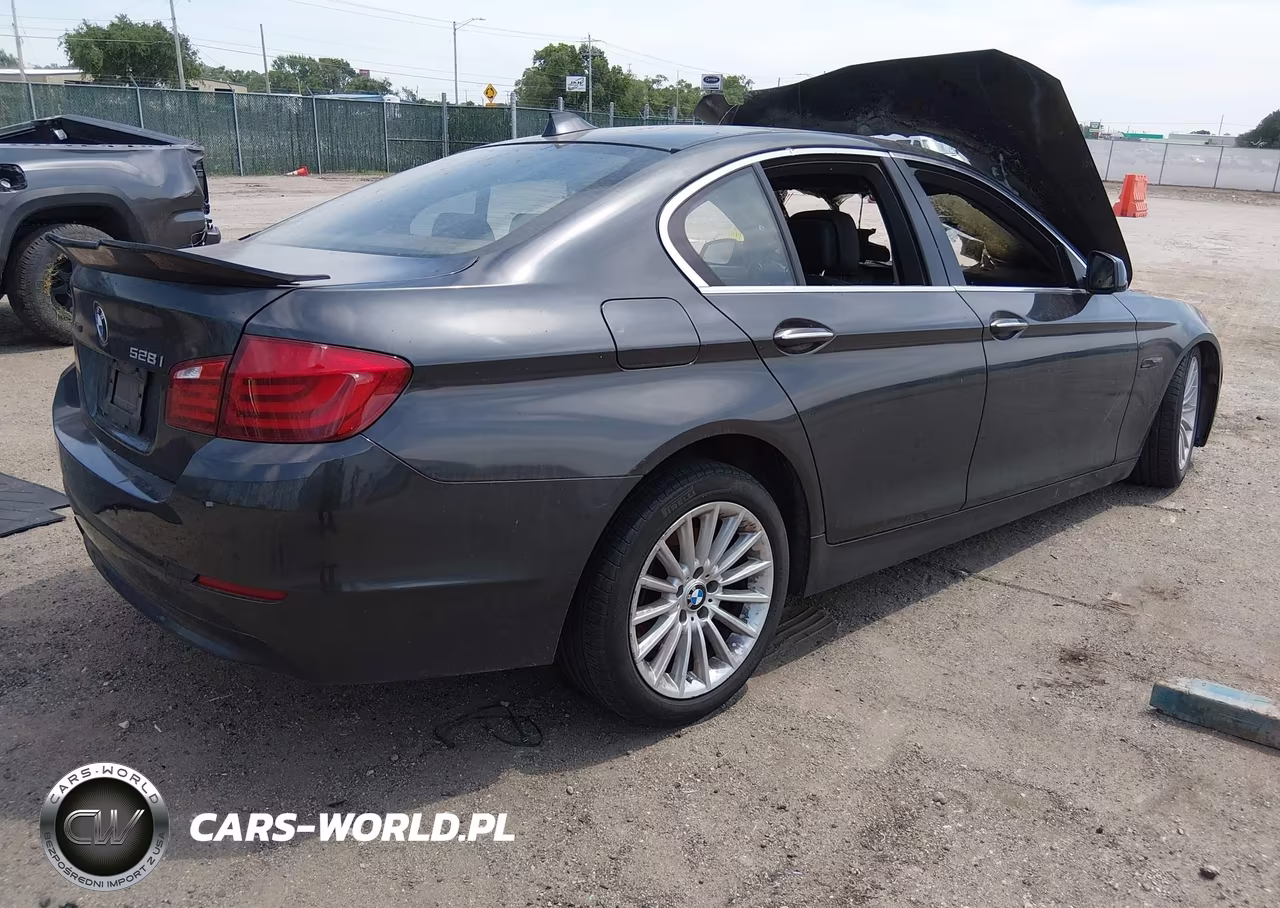 2013 BMW 528I xDrive VIN:WBAXH5C52DD111575 - 4