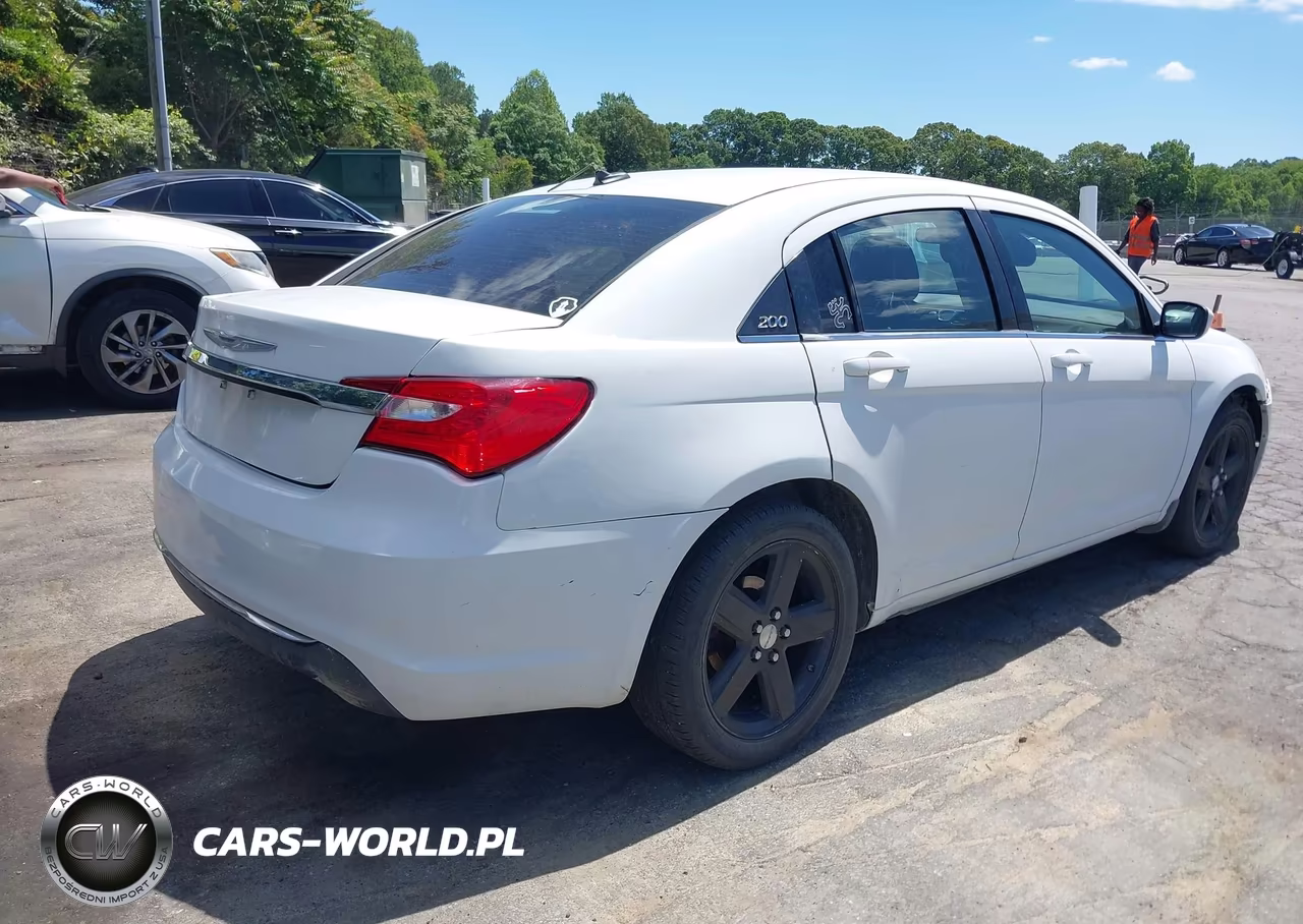 2014 Chrysler 200 Lx VIN:1C3CCBAB3EN143457 - 4
