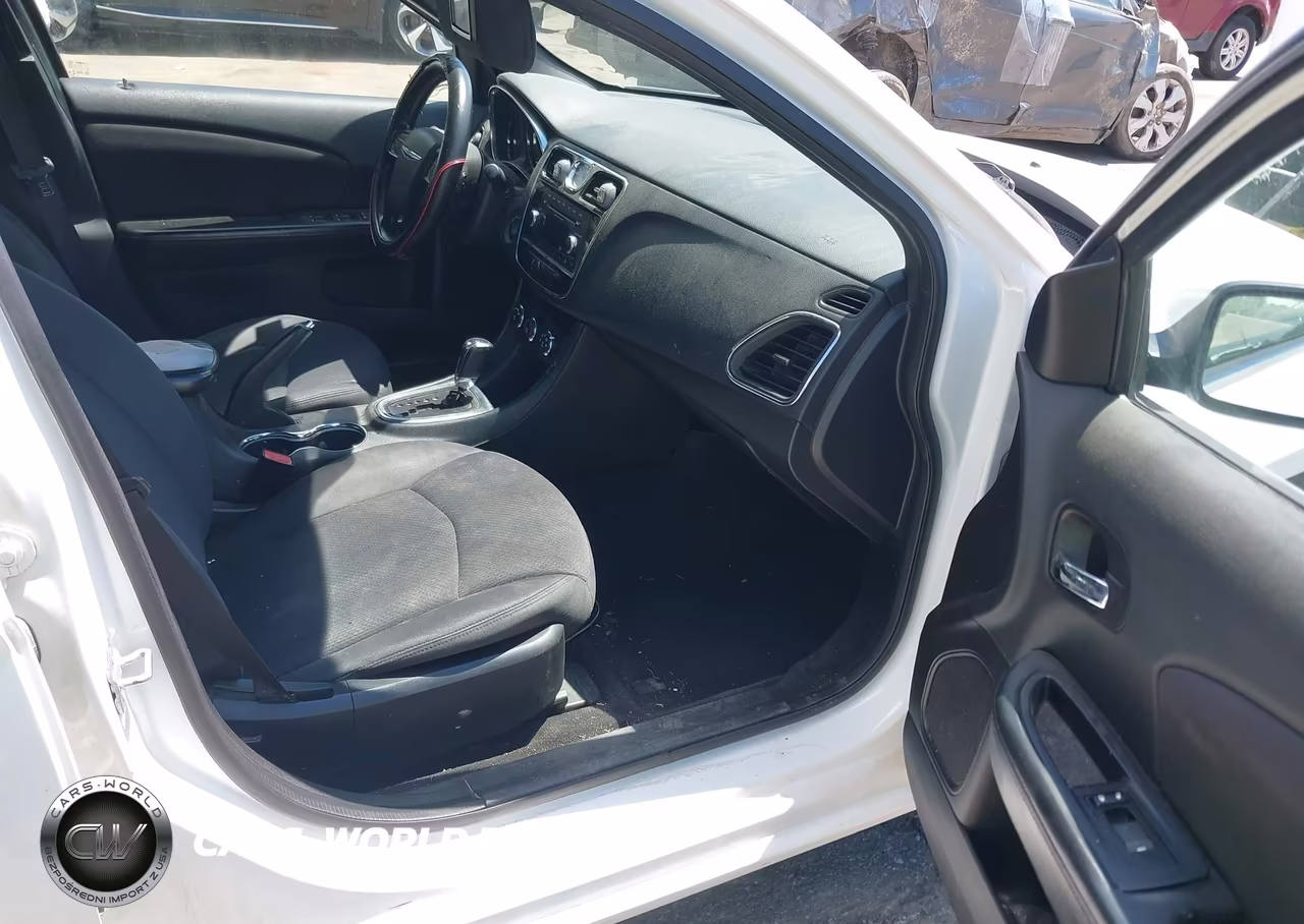 2014 Chrysler 200 Lx VIN:1C3CCBAB3EN143457 - 5