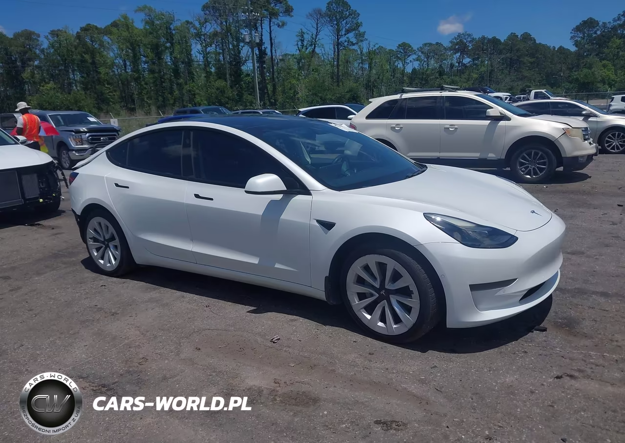 2021 Tesla Model 3 Standard Range Plus Rear-Wheel Drive – zdjęcie 1 z 15