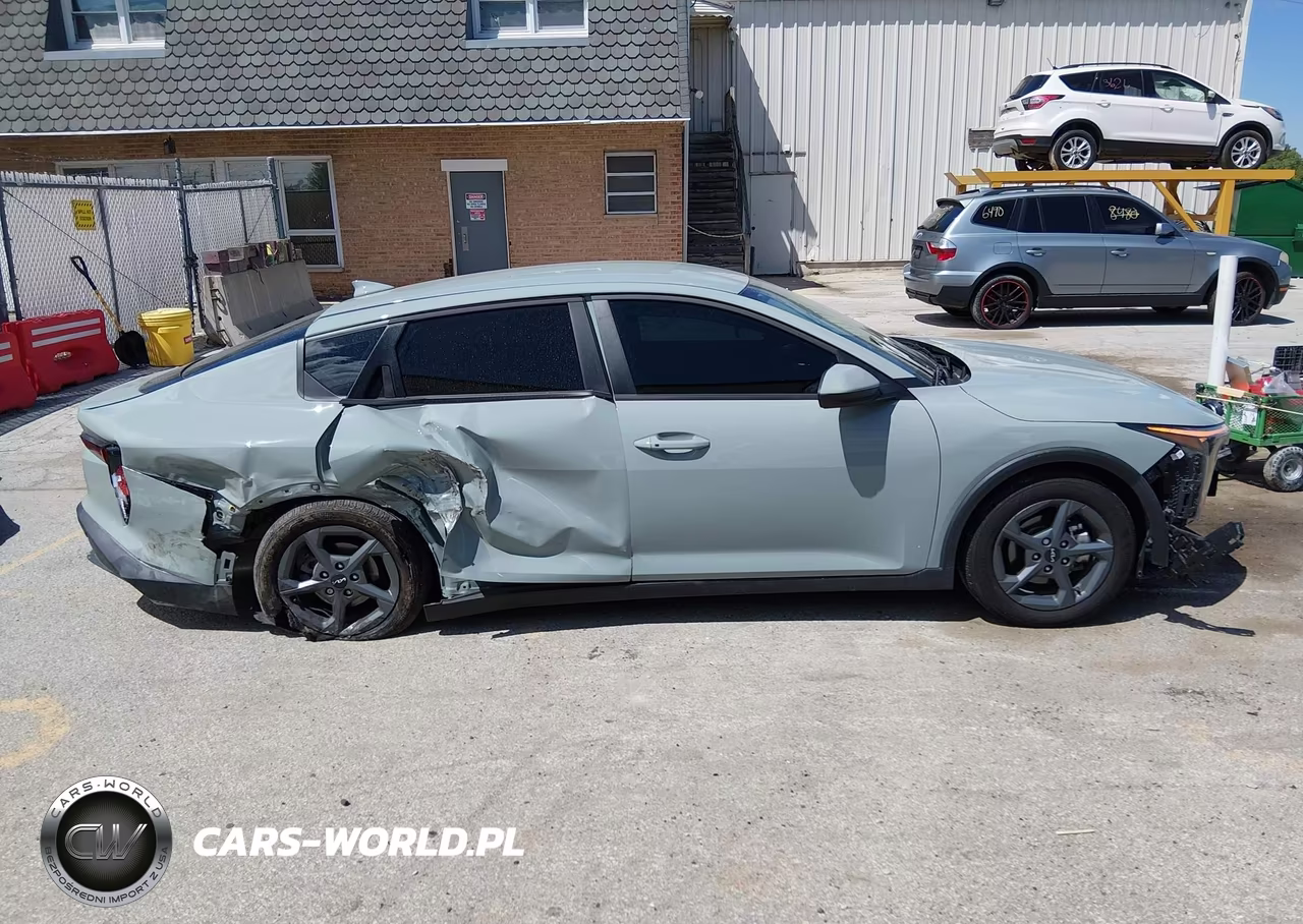 2025 Kia K4 Lxs VIN:3KPFT4DE8SE190476 - 14