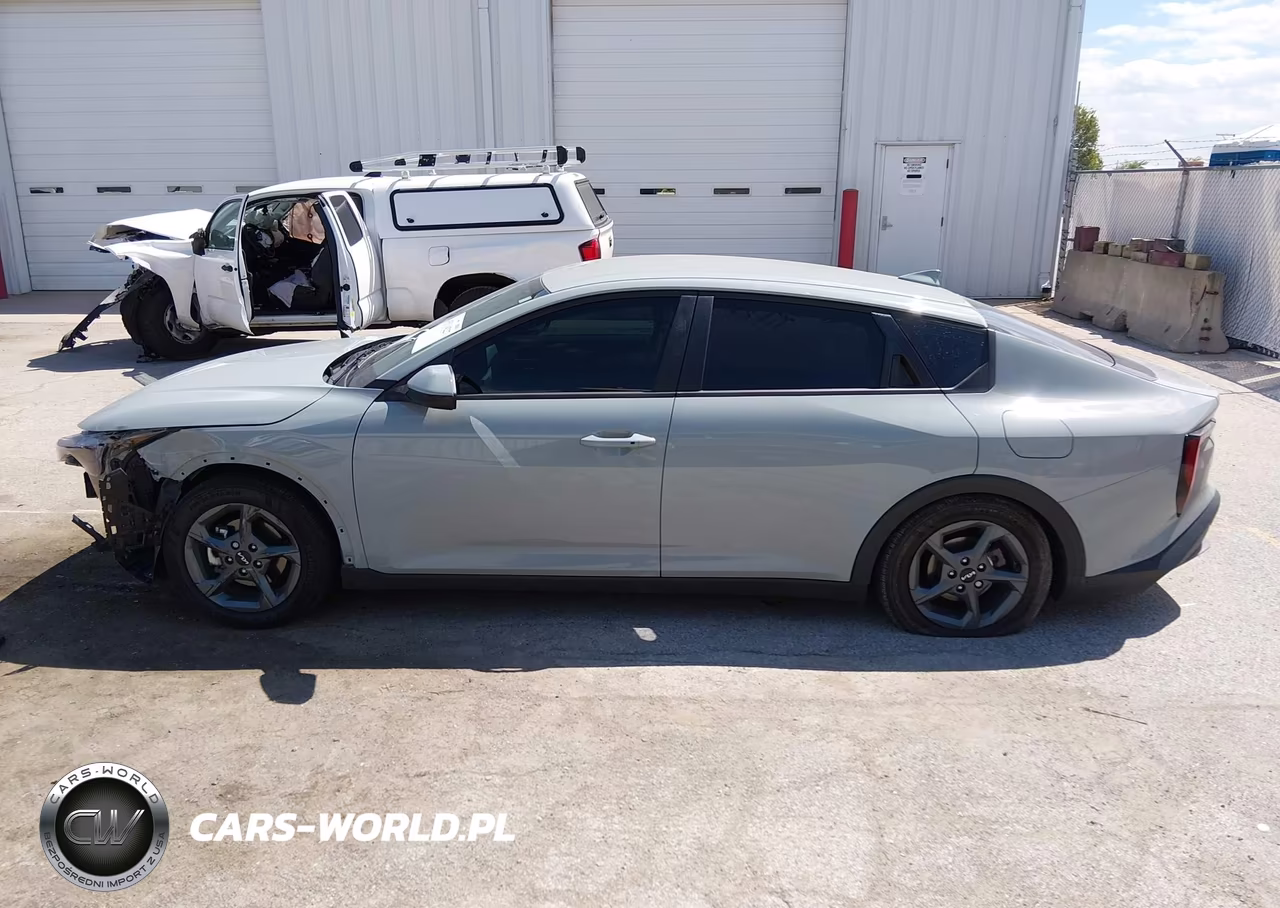 2025 Kia K4 Lxs VIN:3KPFT4DE8SE190476 - 15