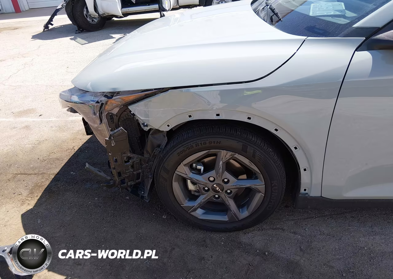2025 Kia K4 Lxs VIN:3KPFT4DE8SE190476 - 6