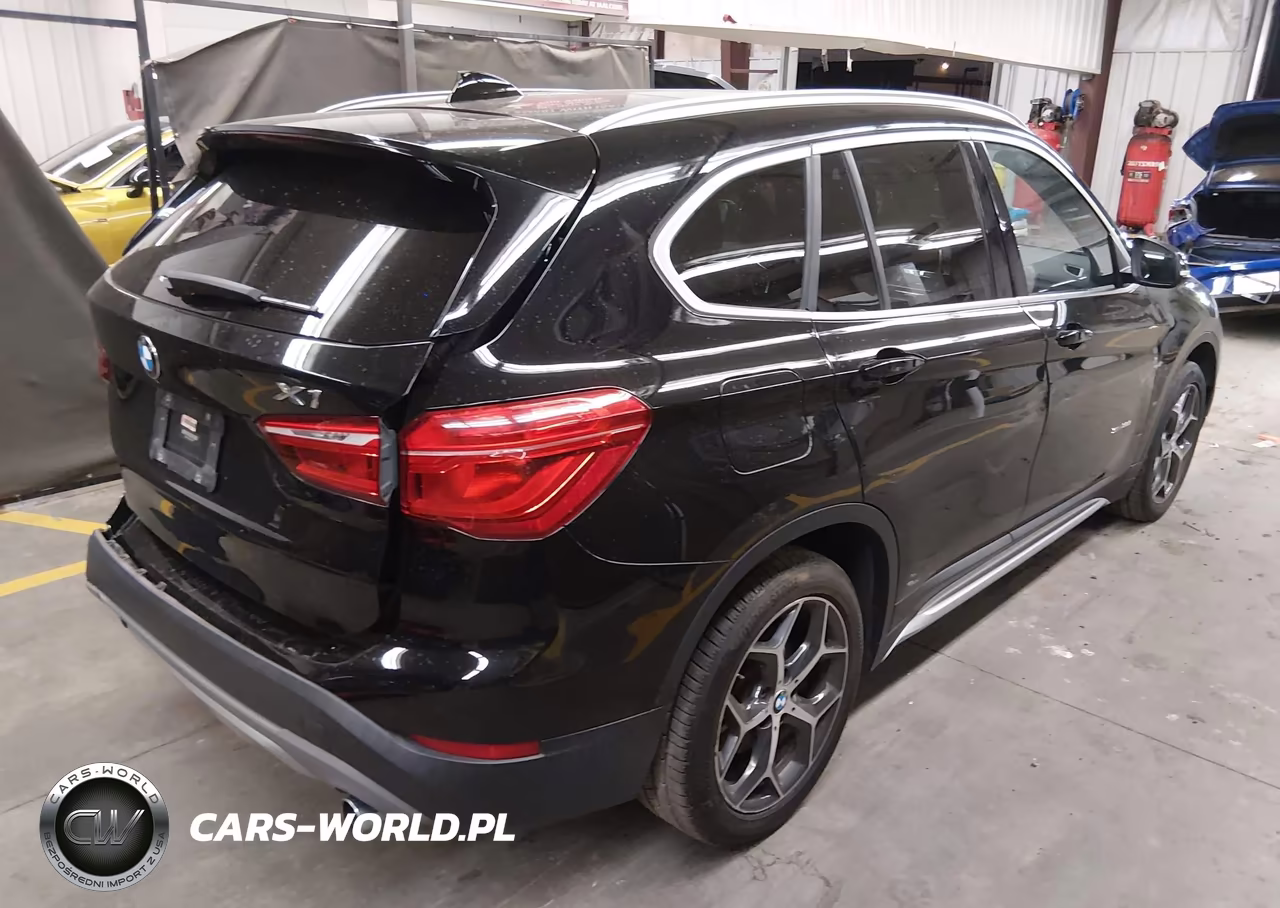 2018 BMW X1 Sdrive28I VIN:WBXHU7C35J5H45309 - 4
