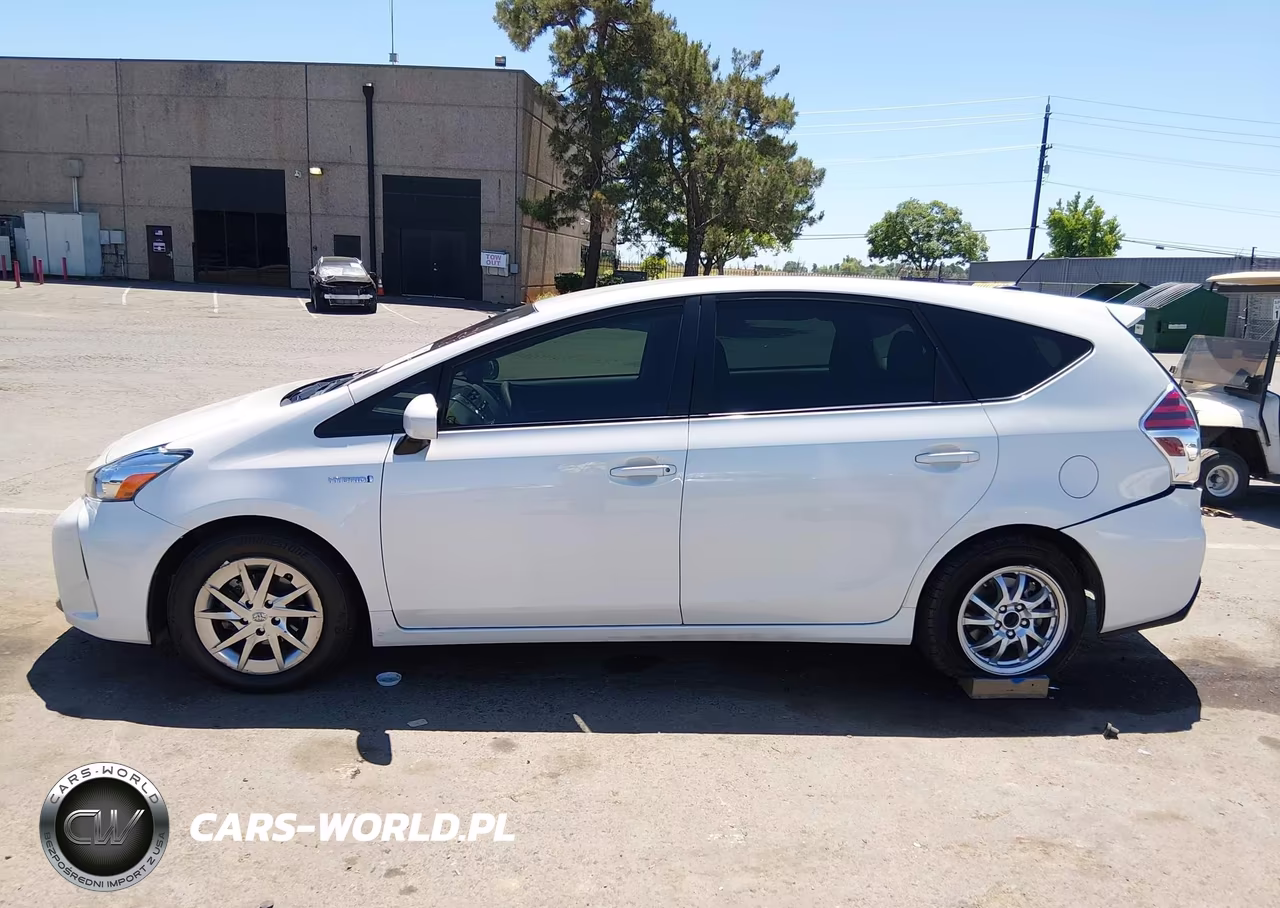 2017 Toyota Prius V Three VIN:JTDZN3EU9HJ072049 - 15