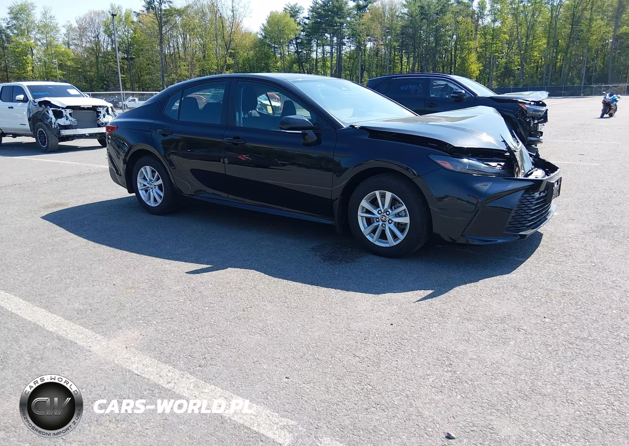 2025 Toyota Camry Le – zdjęcie 1 z 16
