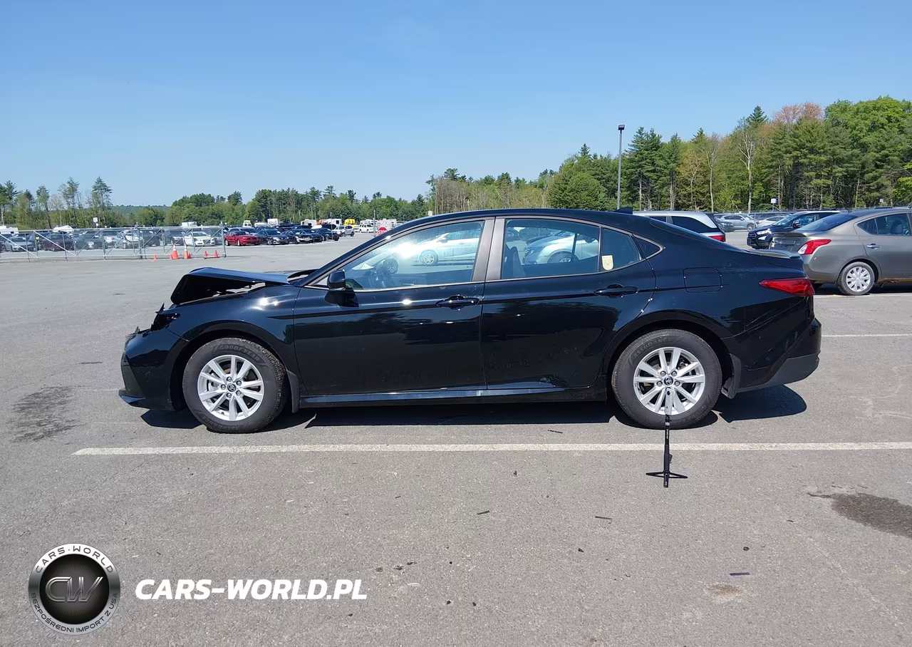 2025 Toyota Camry Le VIN:4T1DAACK3SU188117 - 14
