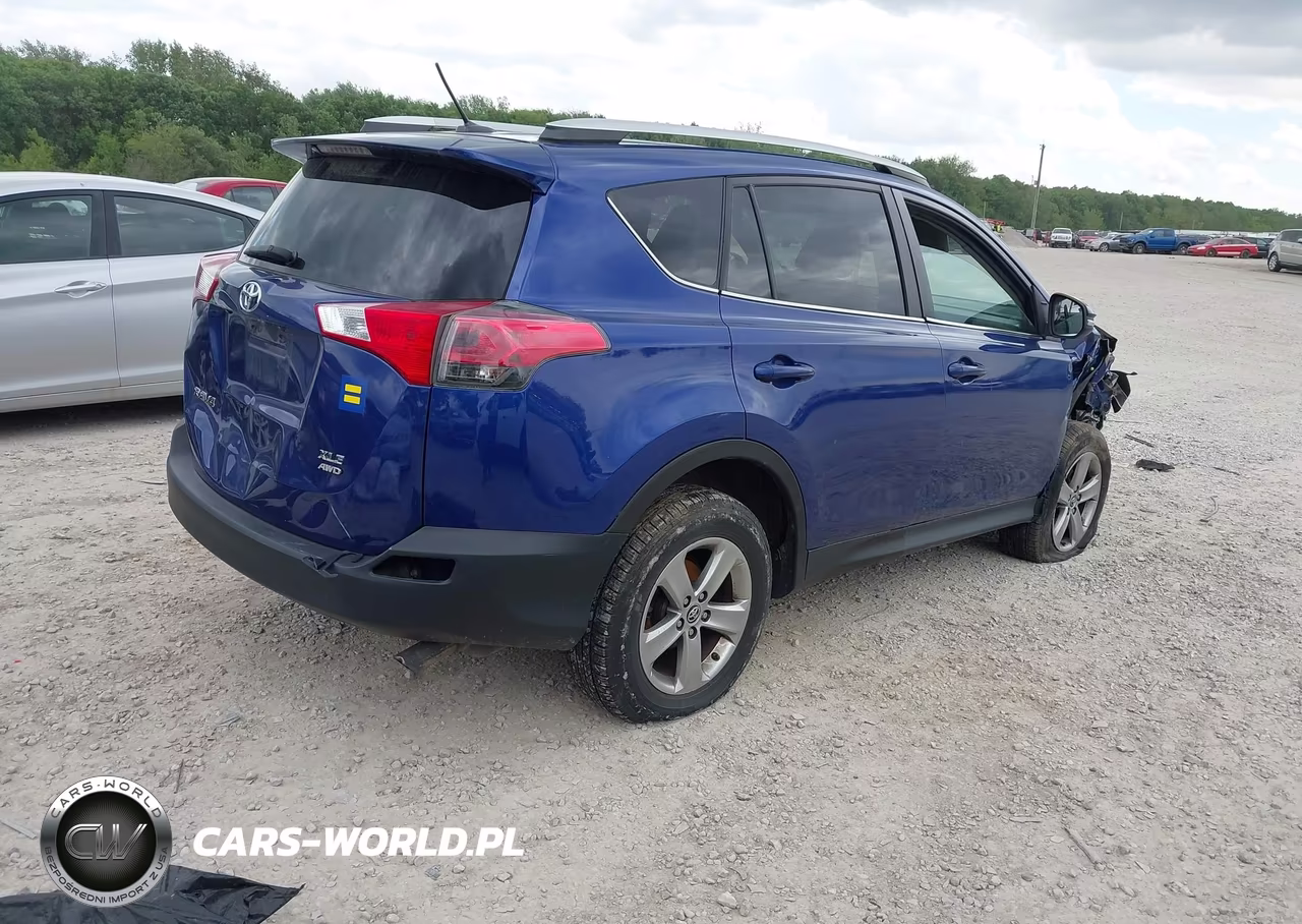 2015 Toyota Rav4 Xle VIN:2T3RFREV1FW281132 - 4