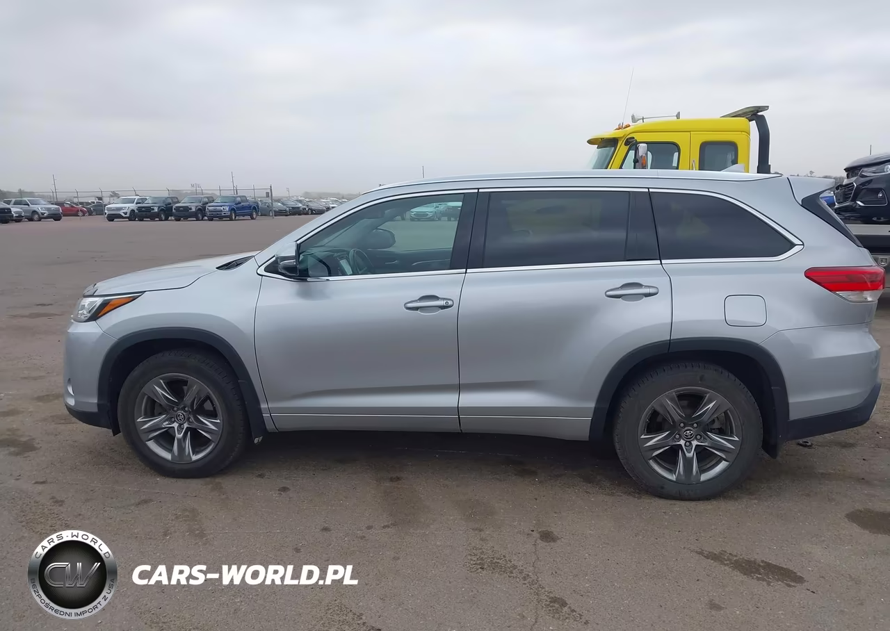 2017 Toyota Highlander Limited Platinum VIN:5TDDZRFH8HS391738 - 14